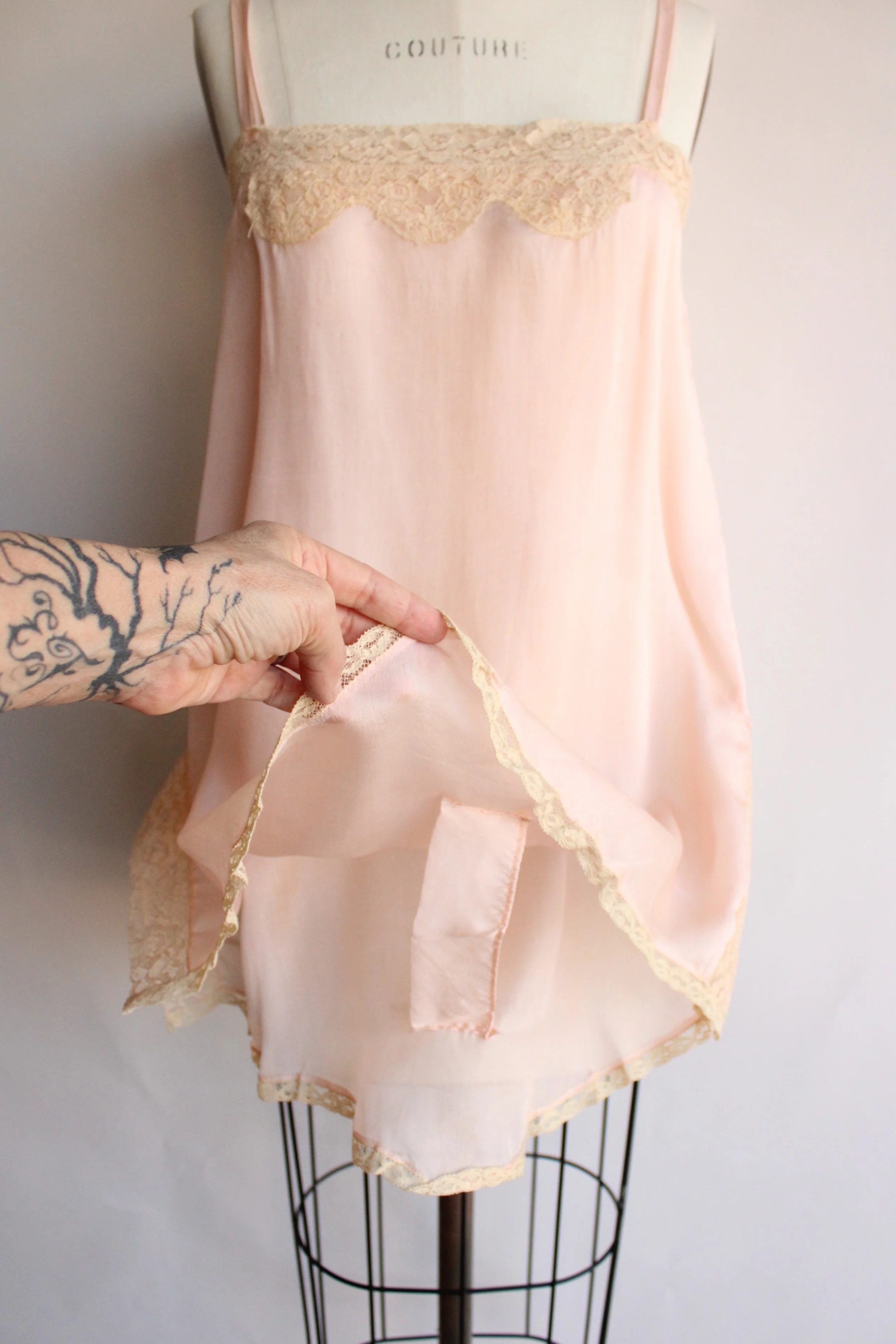 20s/30s Pink Silk Step In Slip - Image 5