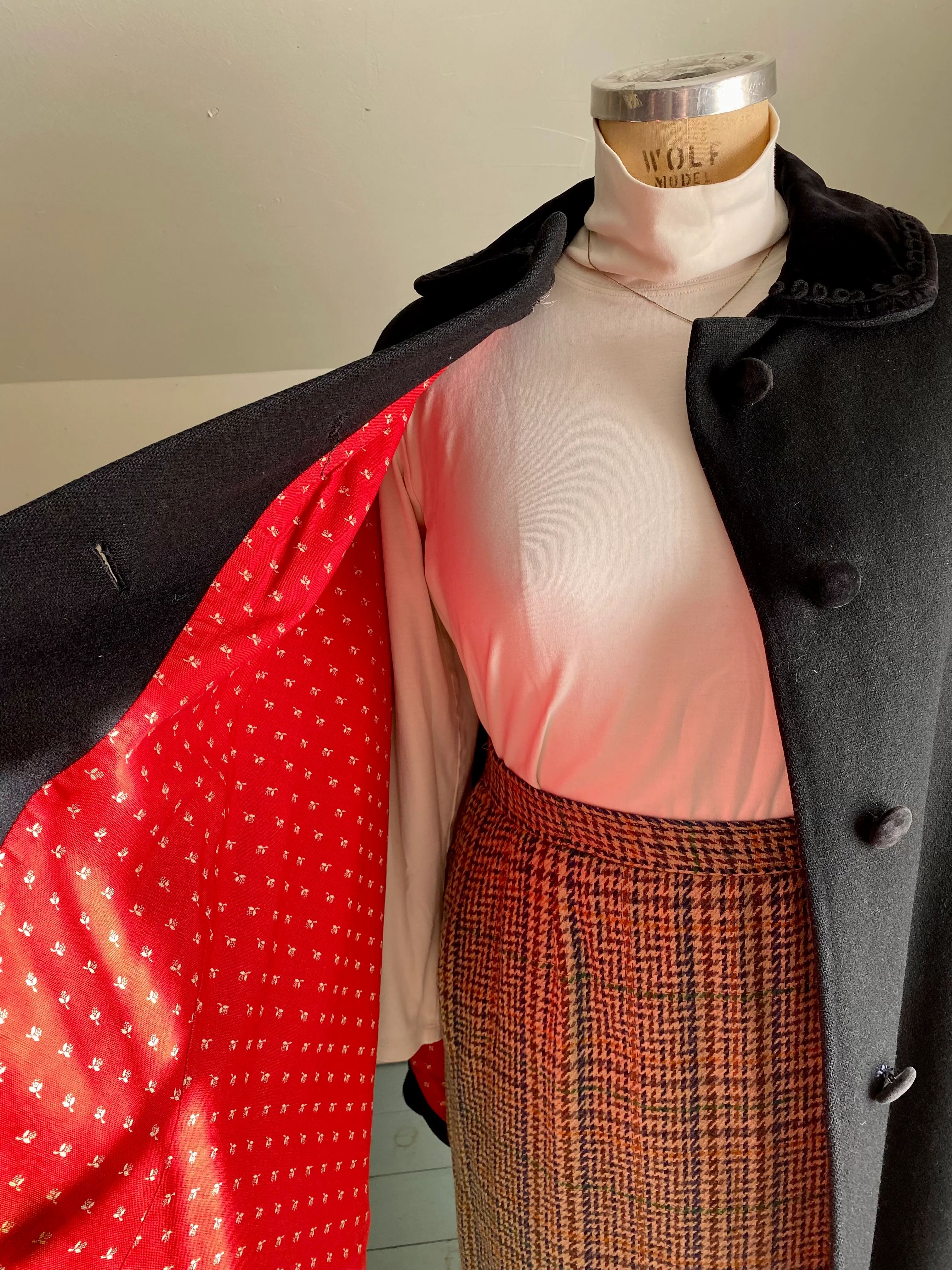 20s/30s Style Wool Mohair Blend Cape With Velvet Collar By Loden - Image 10