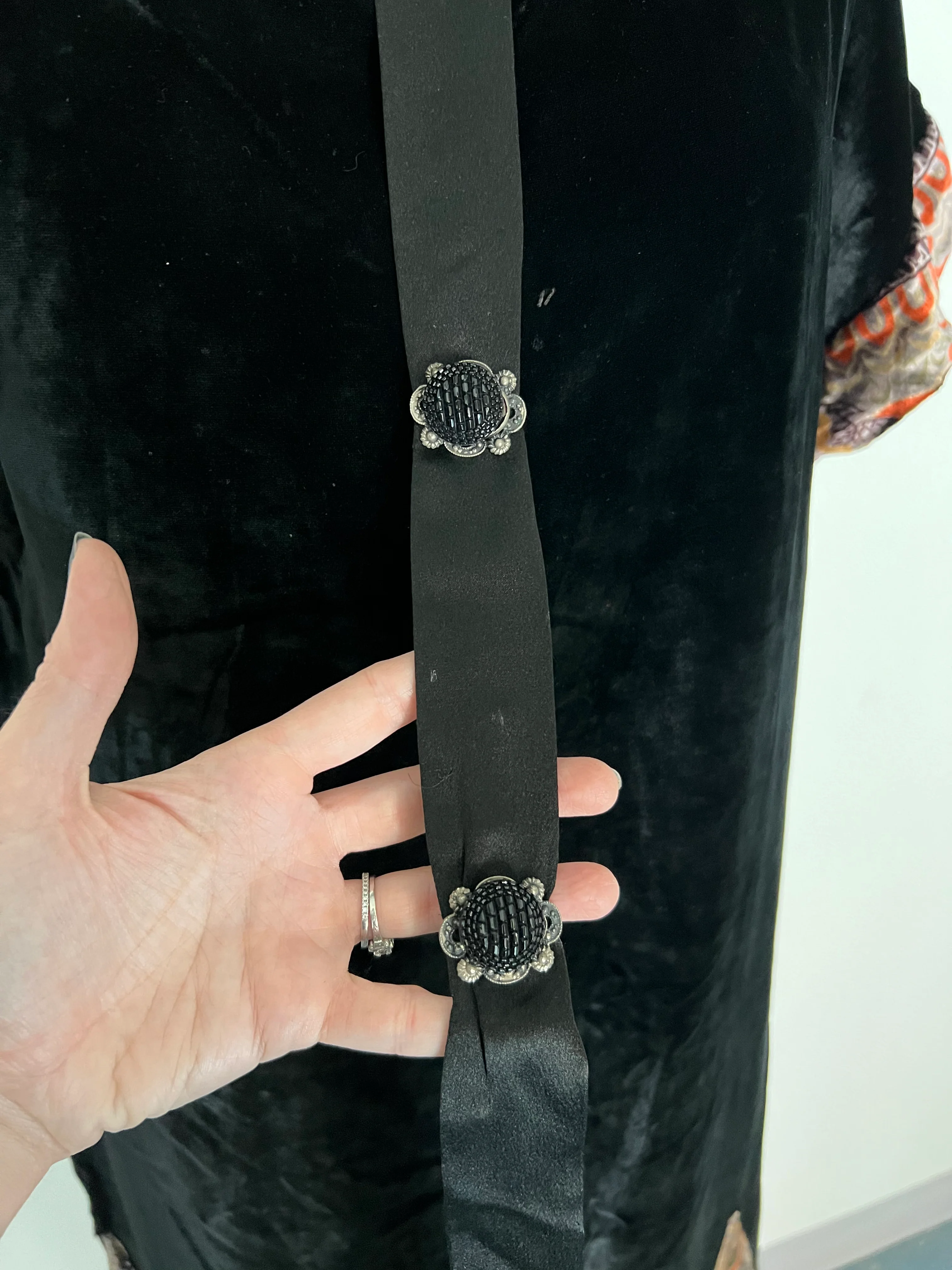 20s Black Velvet Flapper Dress - Image 5