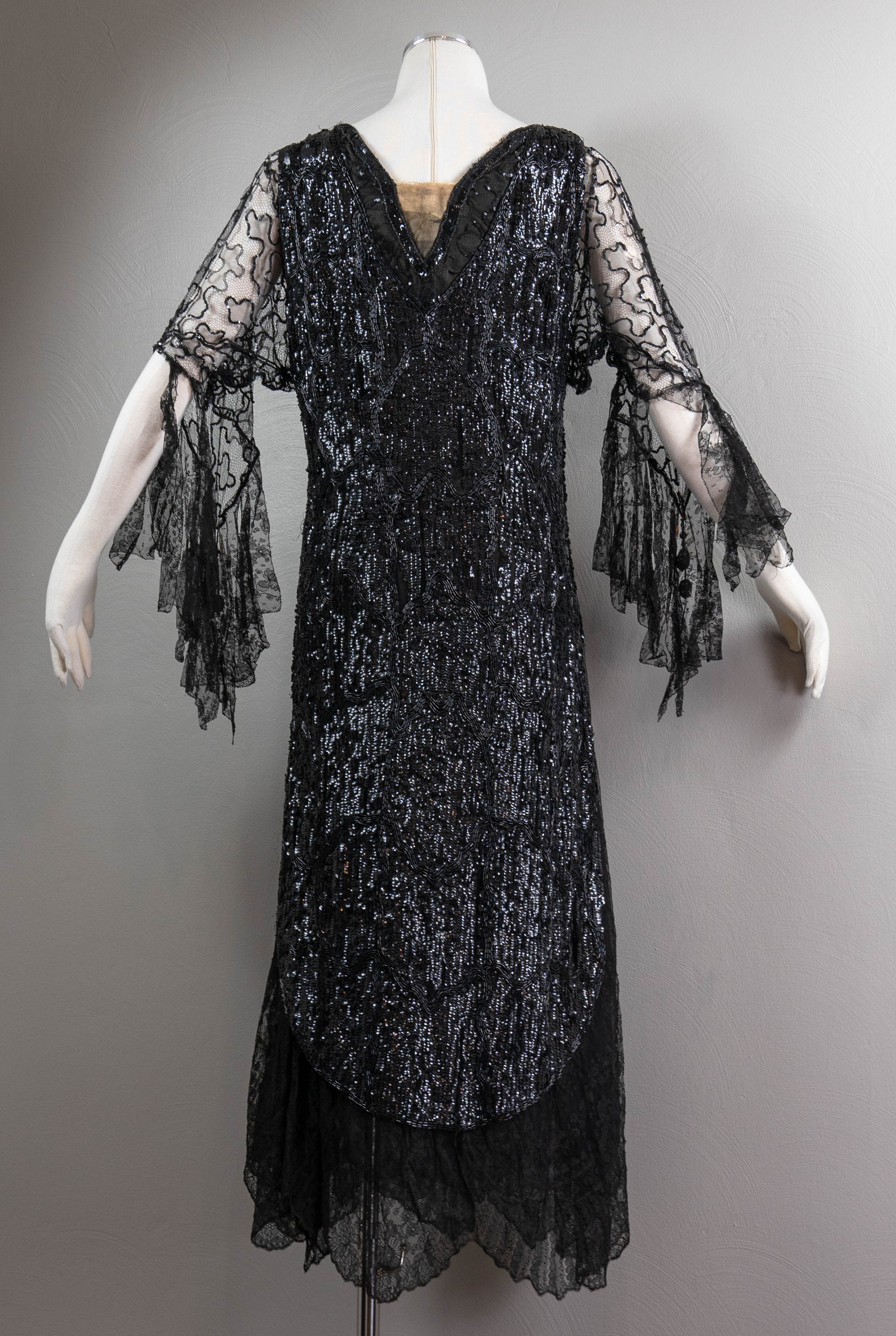 20s Glitzy Black Sequined Beaded Lace Gown Dramatic - Image 7