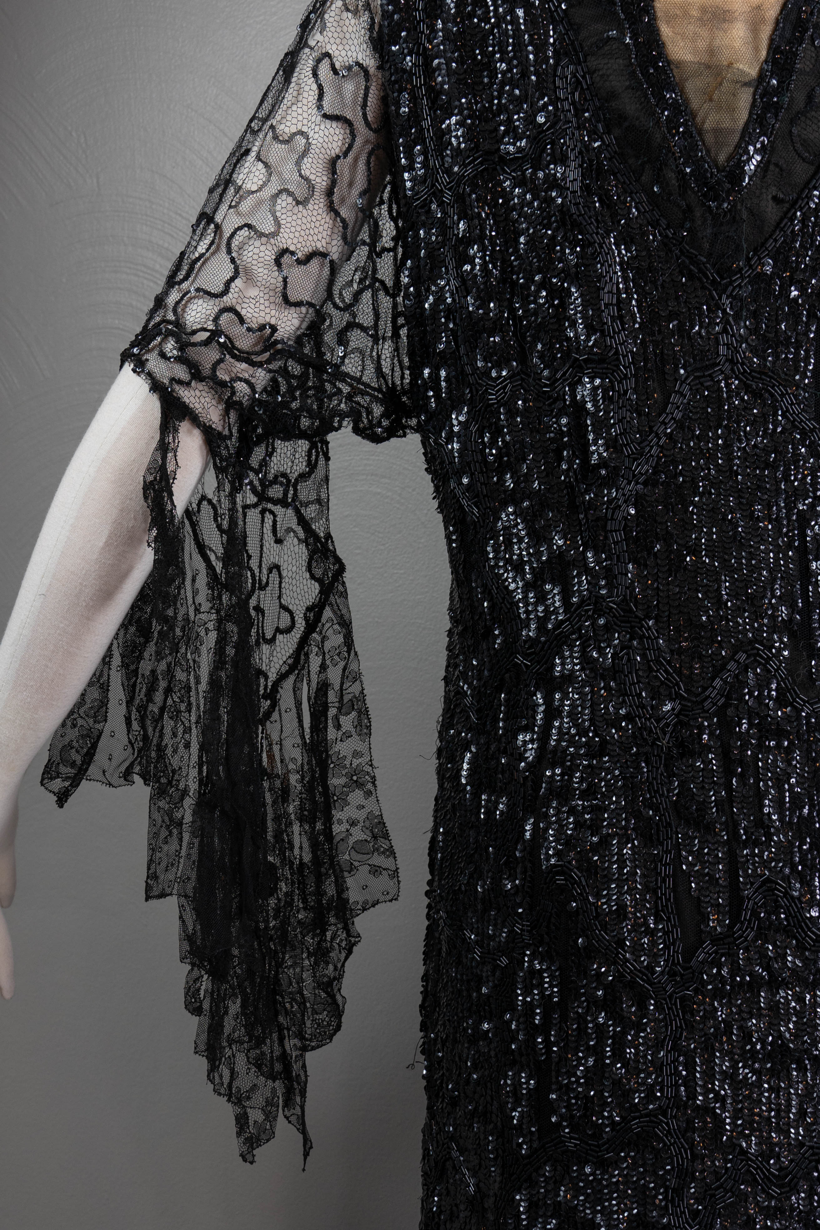 20s Glitzy Black Sequined Beaded Lace Gown Dramatic - Image 9