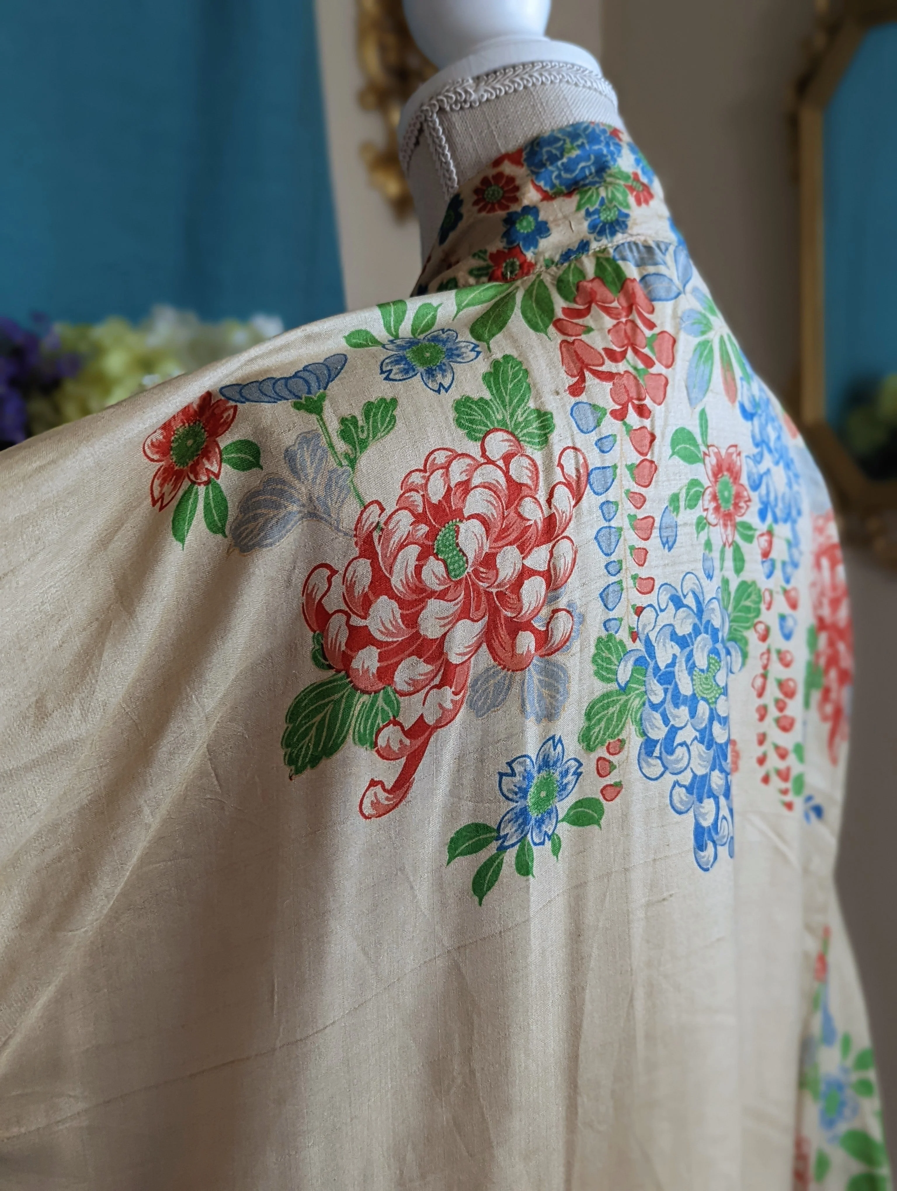 20s Silk Pongee Robe with Blue Red and Pink Flowers - Image 6