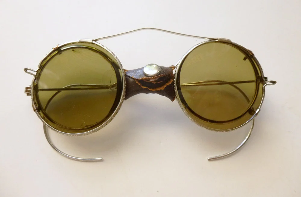 20s Steampunk Goggles-Glasses with Clip On Shades Sunglasses Costume Halloween - Image 2