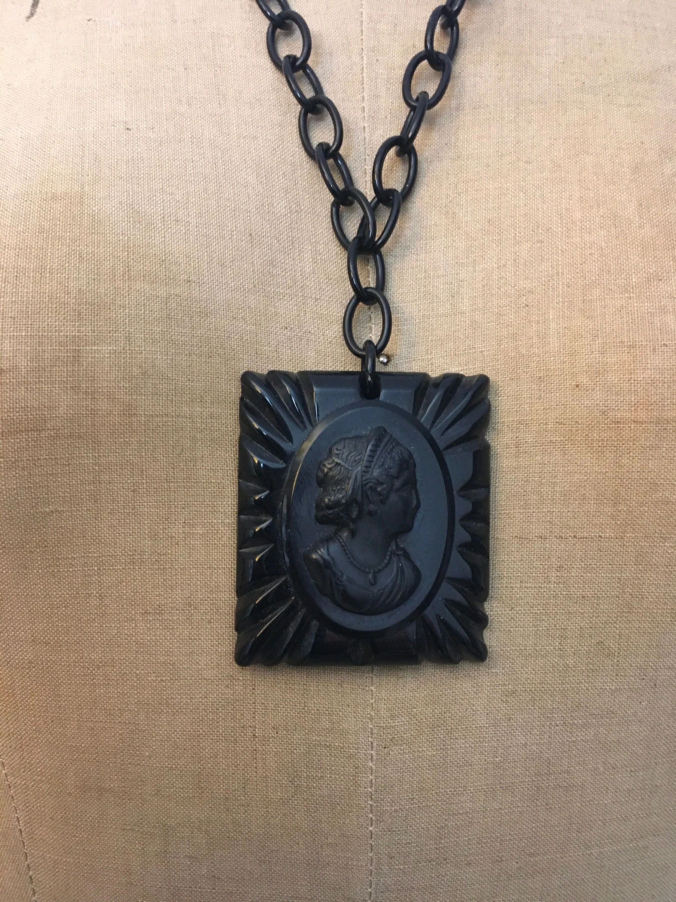 30’s-40’s Black Bakelite Cameo Necklace - Image 4