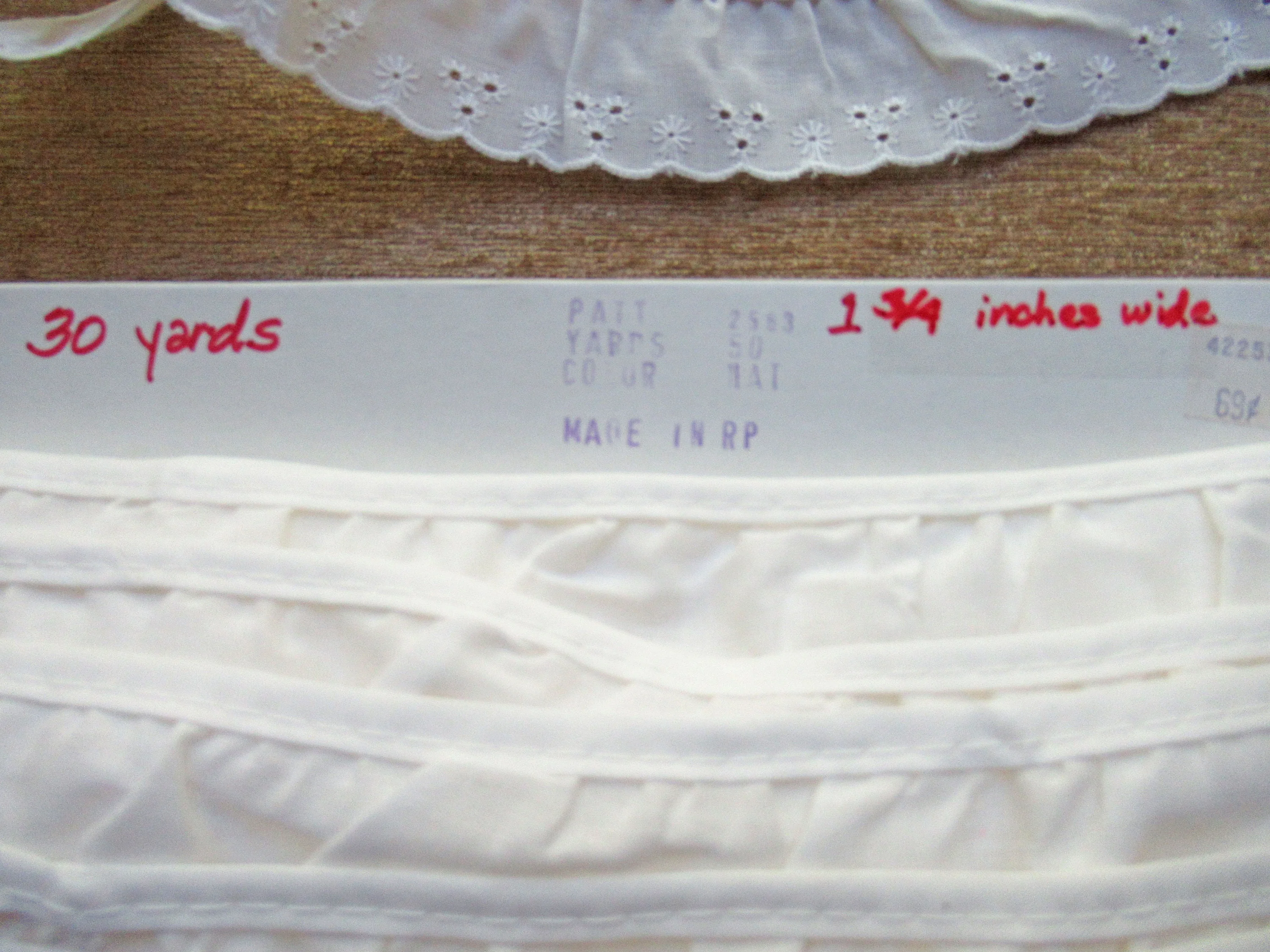 30 Yards Nos Ruffled Lace 1 and 3/4 Inch Wide, Scalloped Edge, White Floral Softly, Made In Philippines, Uncut On Original Cardboard Roll - Image 4
