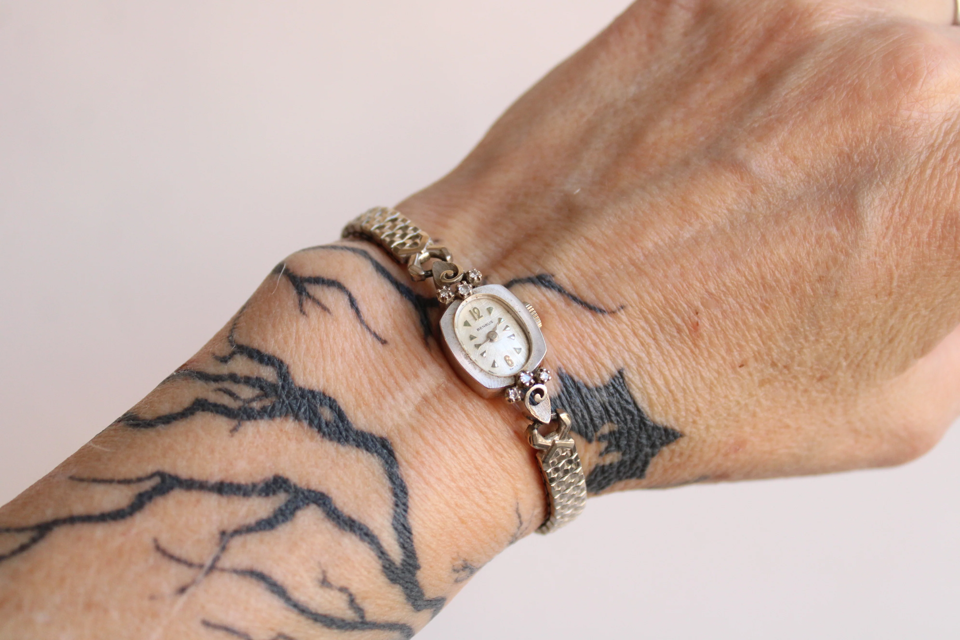 30s/40s 14k Gold Art Deco Wrist Watch By Benrus - Image 4
