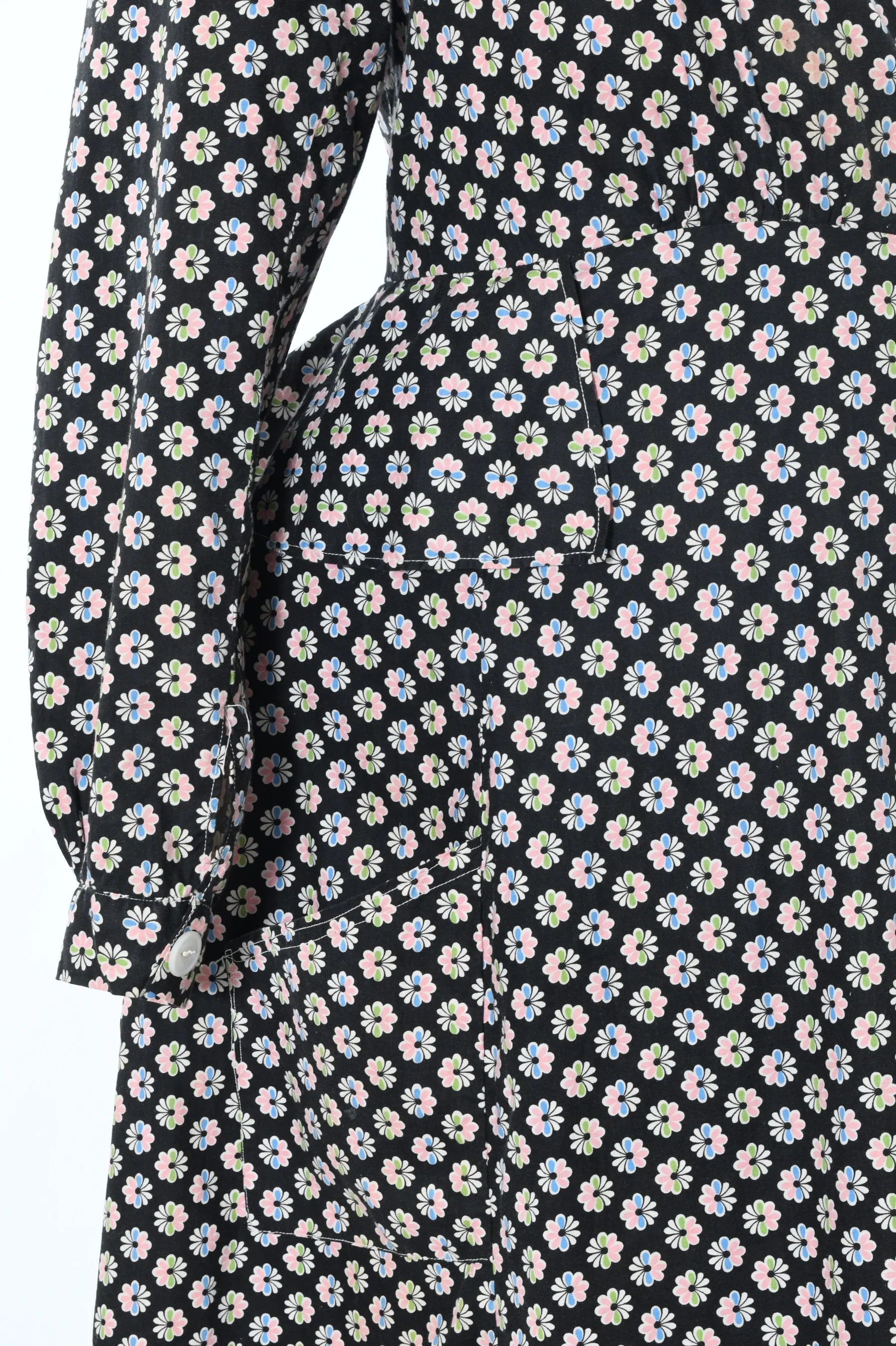 30s/40s Black Floral Button Front Volup Dressing Gown Robe - Image 9