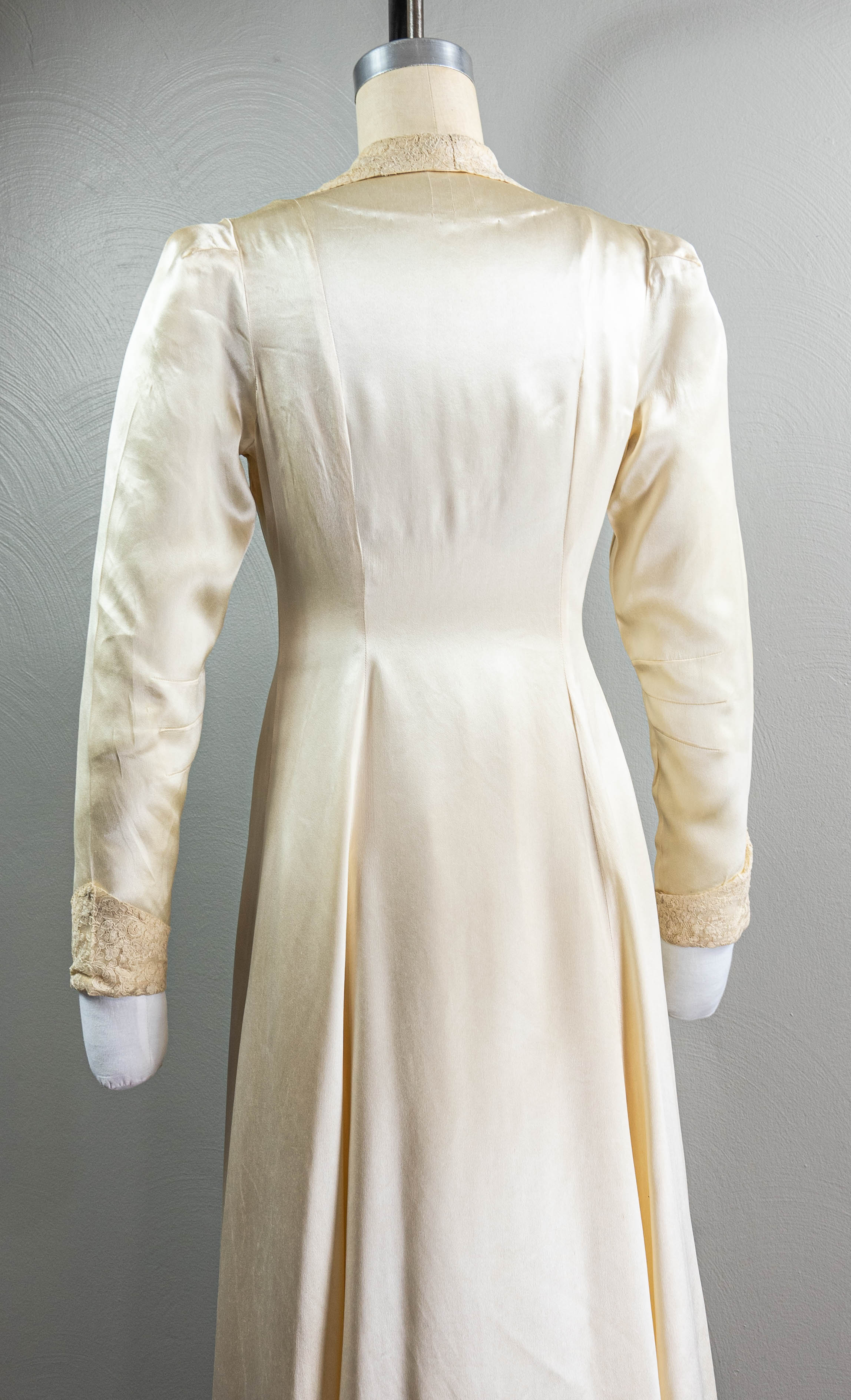 30s/40s Cream Silk Satin Trench Styled Peignoir Robe Lace - Image 7