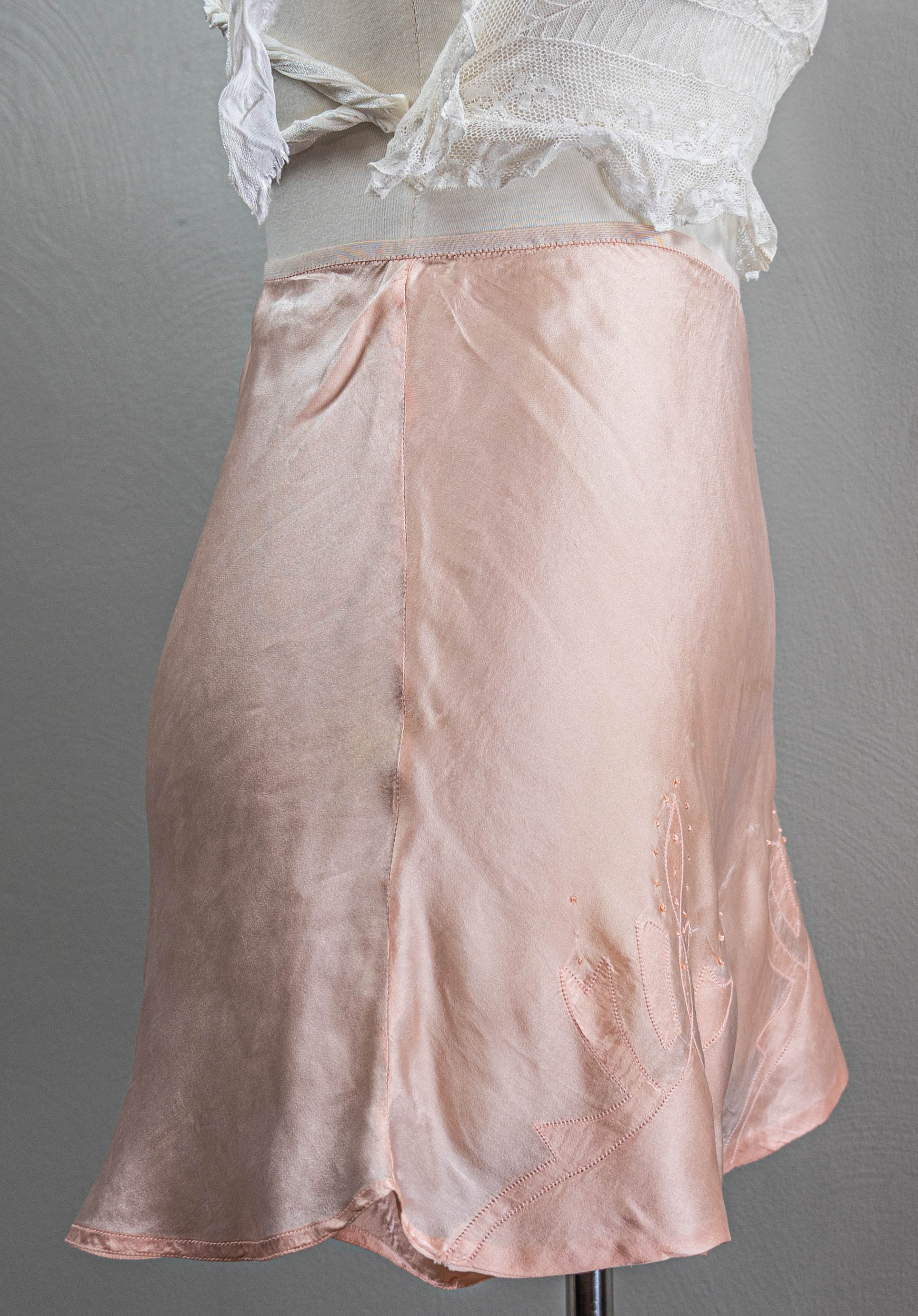 30s/40s Darling Pastel Pink Silk Tap Paints Art Deco - Image 4