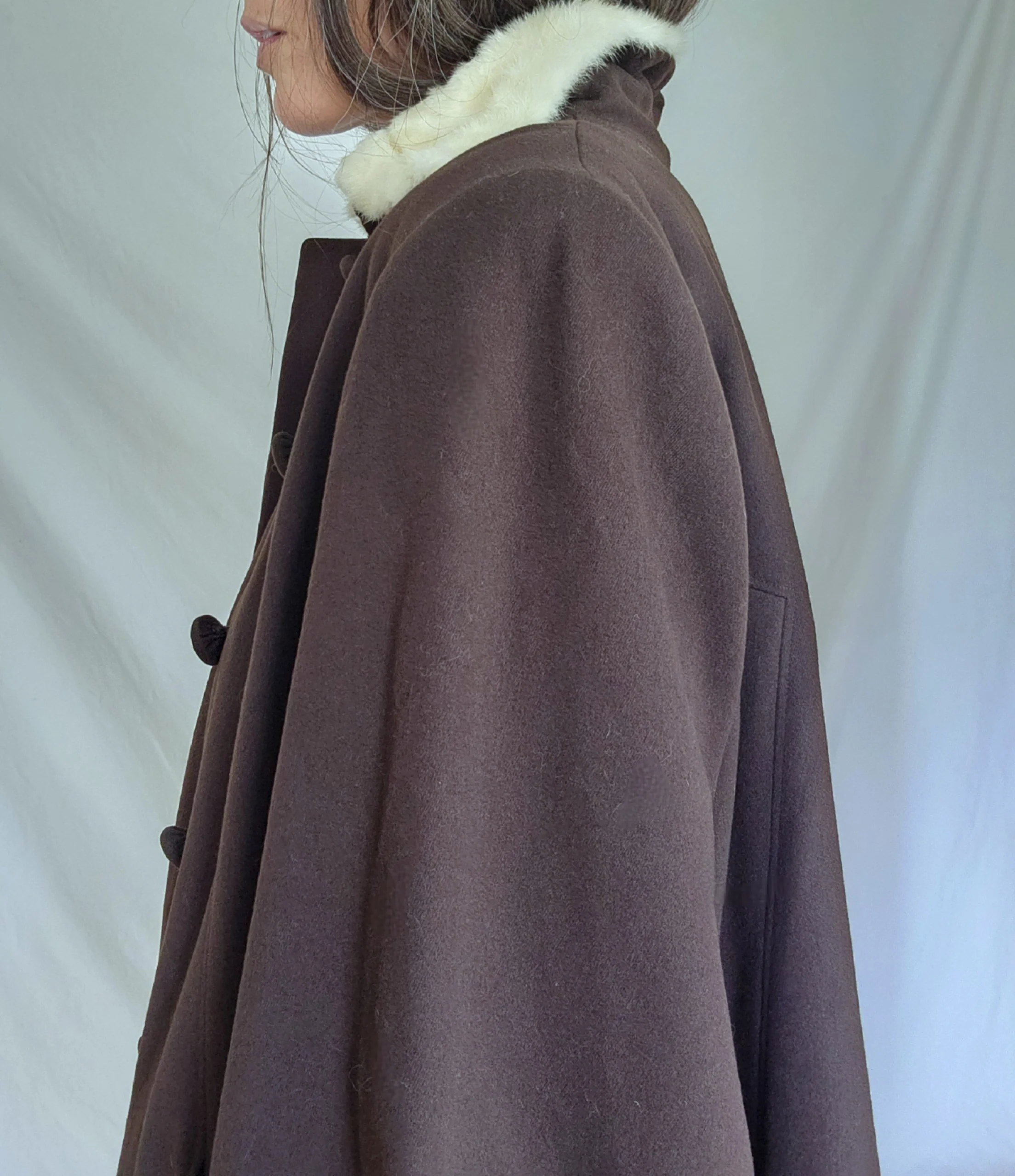 30s/40s Double Breast Fur Trim Long Brown Wool Swing Coat By Laro Co. - Image 5