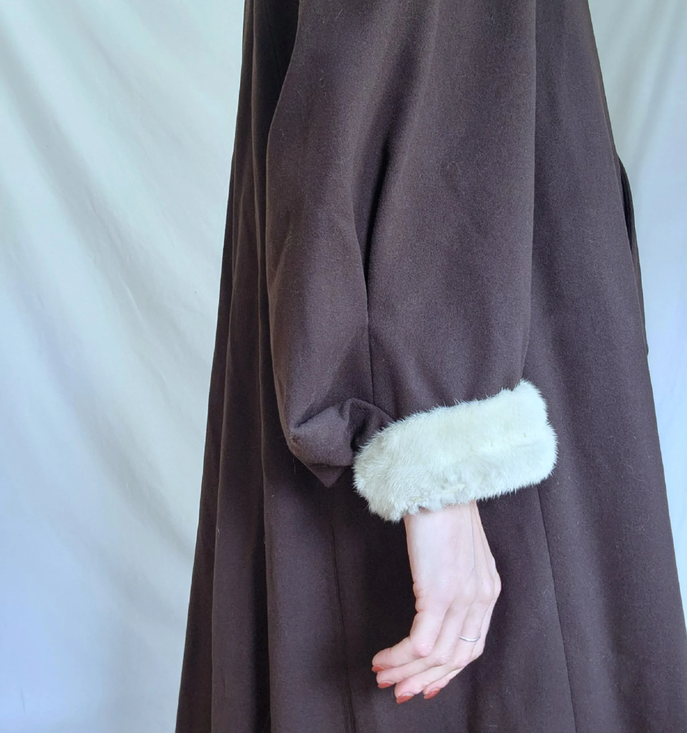 30s/40s Double Breast Fur Trim Long Brown Wool Swing Coat By Laro Co. - Image 9