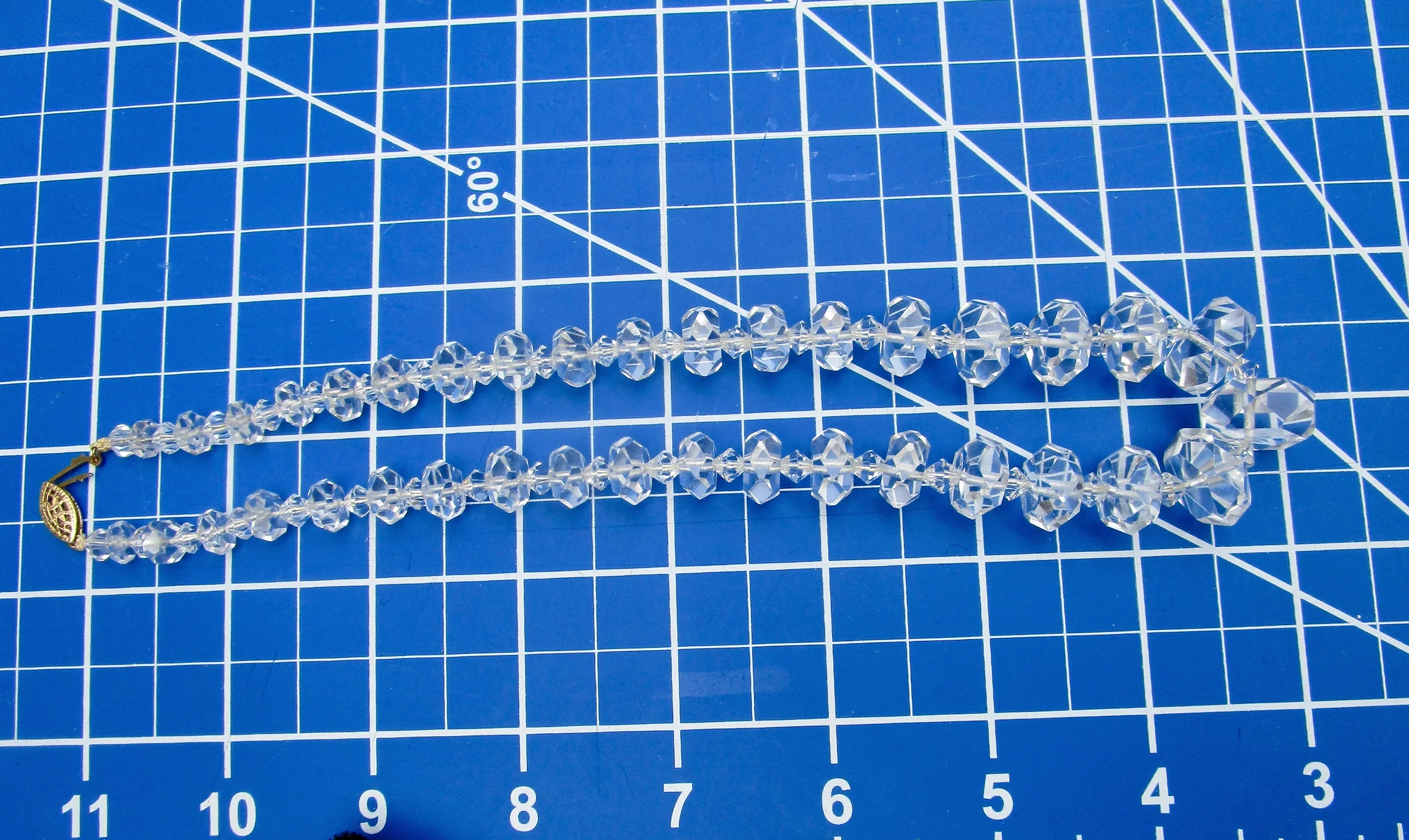 30s/40s Graduated Crystal Bead Necklace Of 16.5 Inches - Image 9