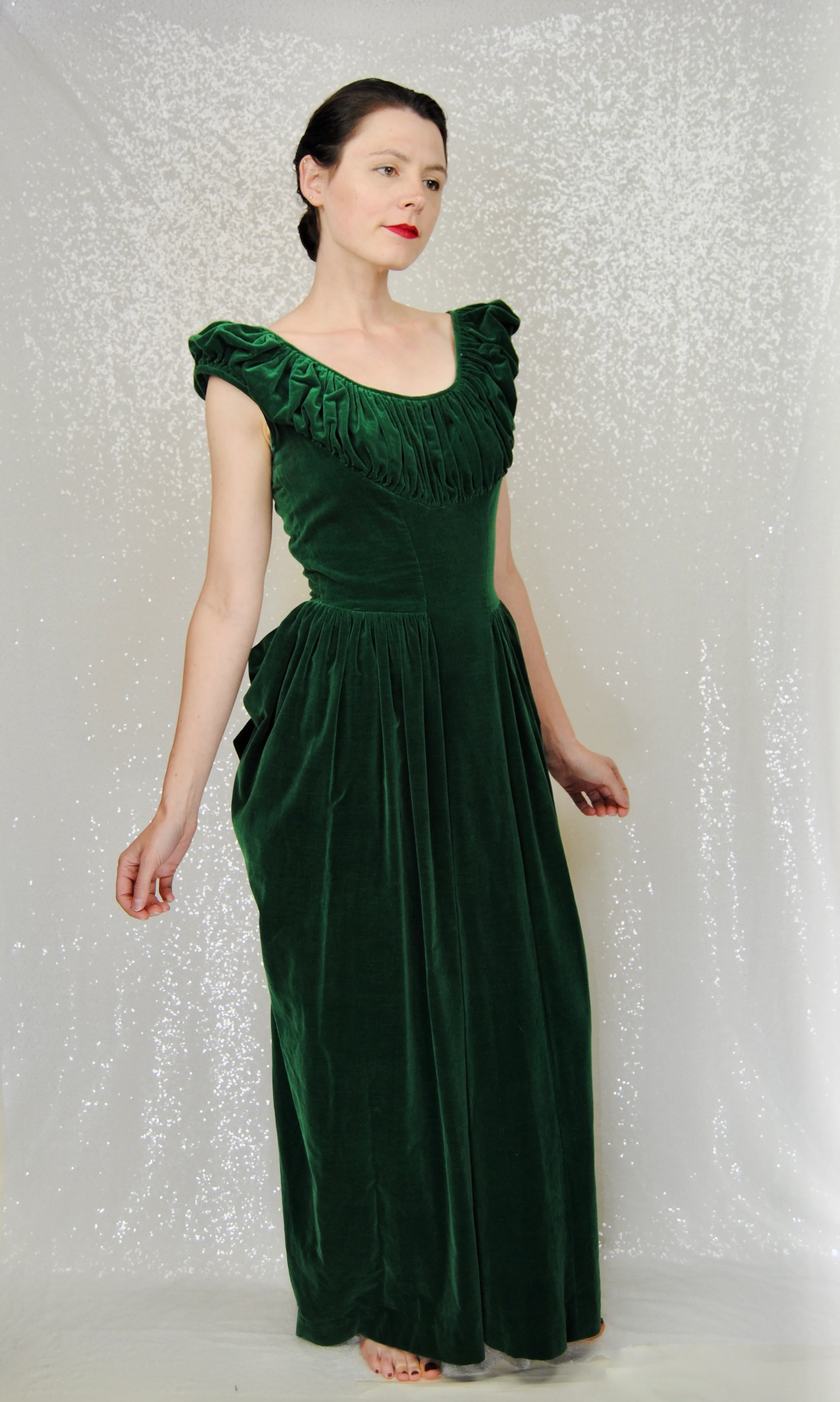30s/40s Green Velveteen Holiday Gown With Bustle - Image 10