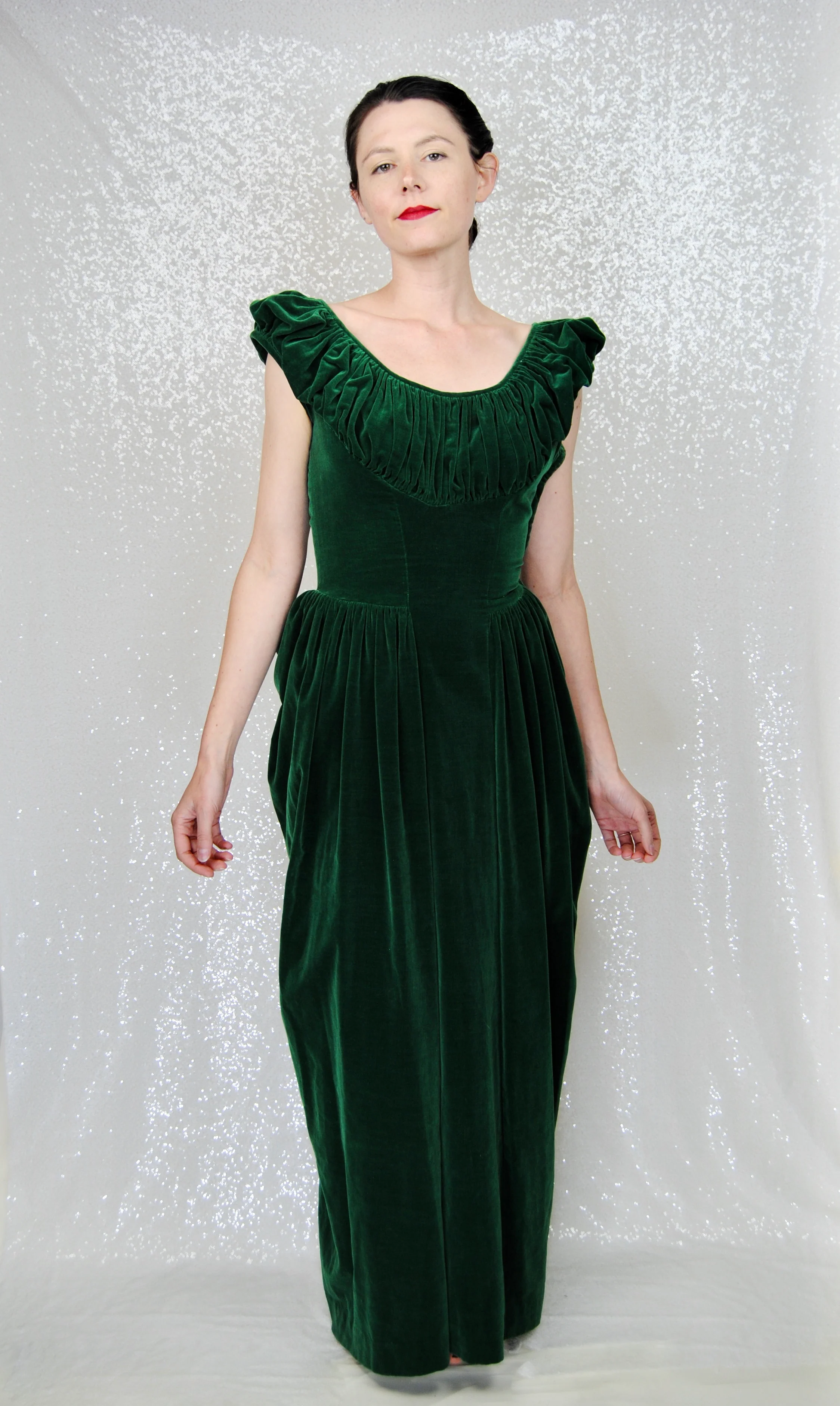 30s/40s Green Velveteen Holiday Gown With Bustle - Image 4