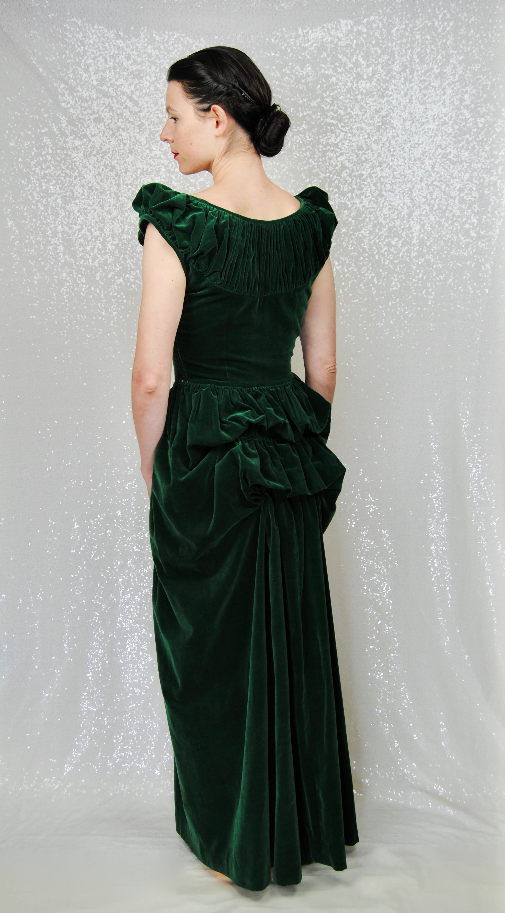 30s/40s Green Velveteen Holiday Gown With Bustle - Image 7