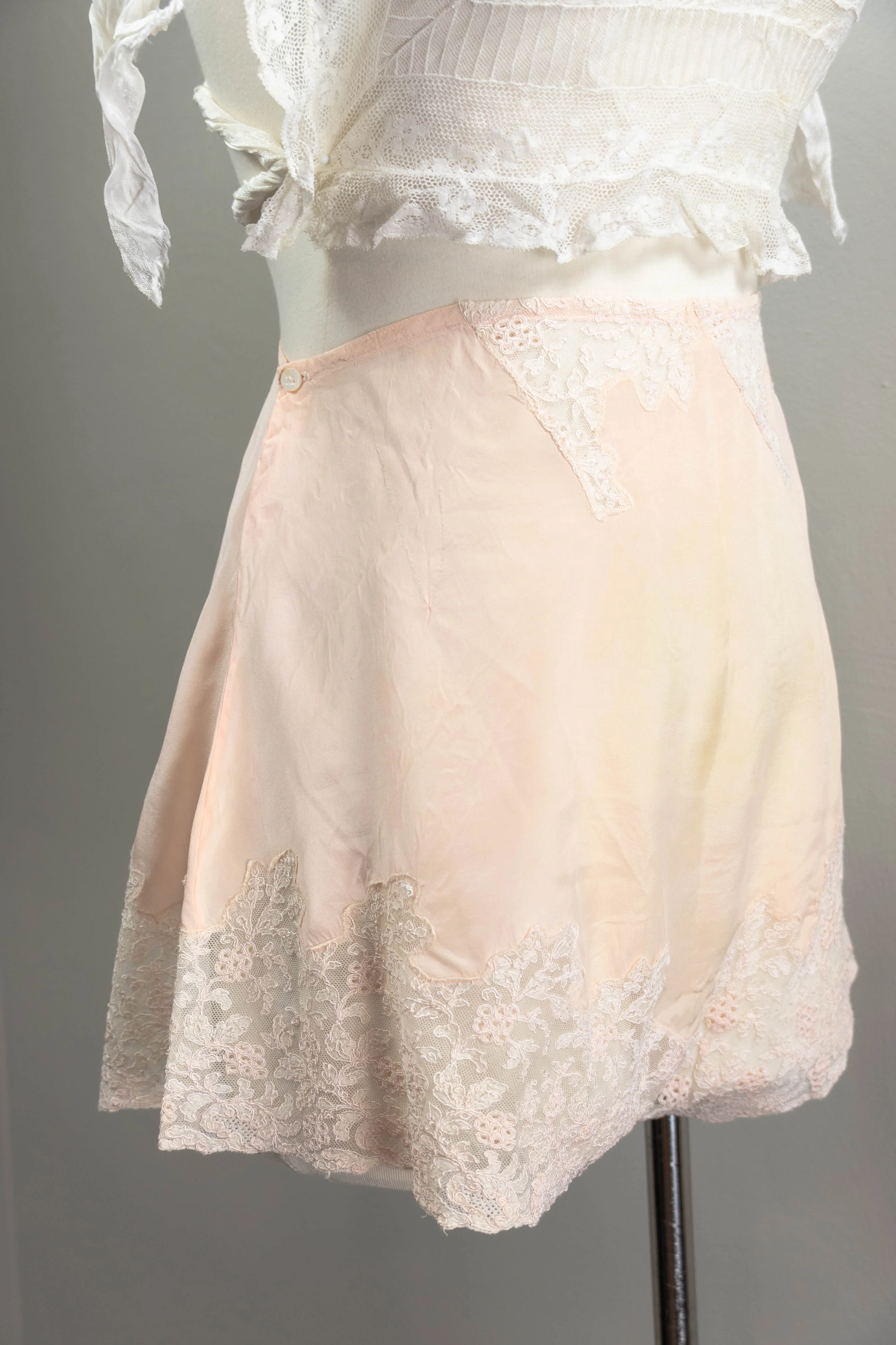 30s/40s Lovely Flirty Pink Silk And Lace Tap Pants - Image 7
