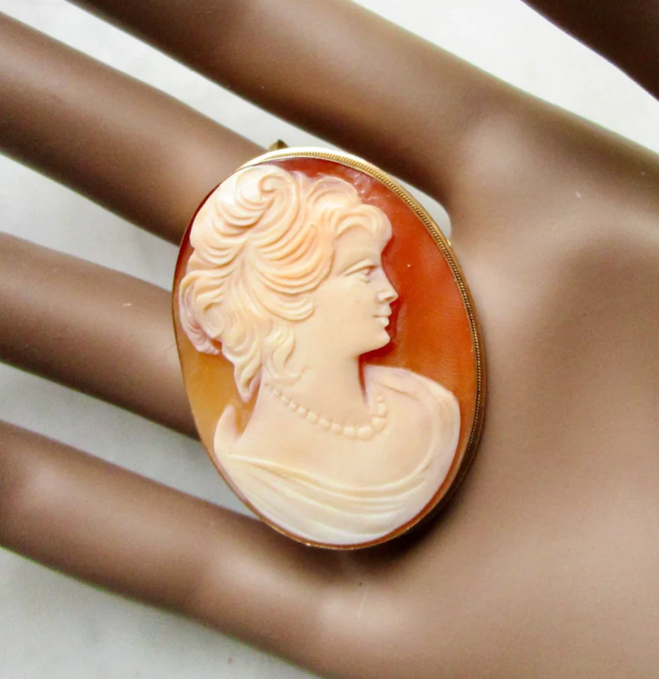 30s/40s Lovely Shell Cameo Stamped "italy Ril," 18k Yg By Italy - Image 3