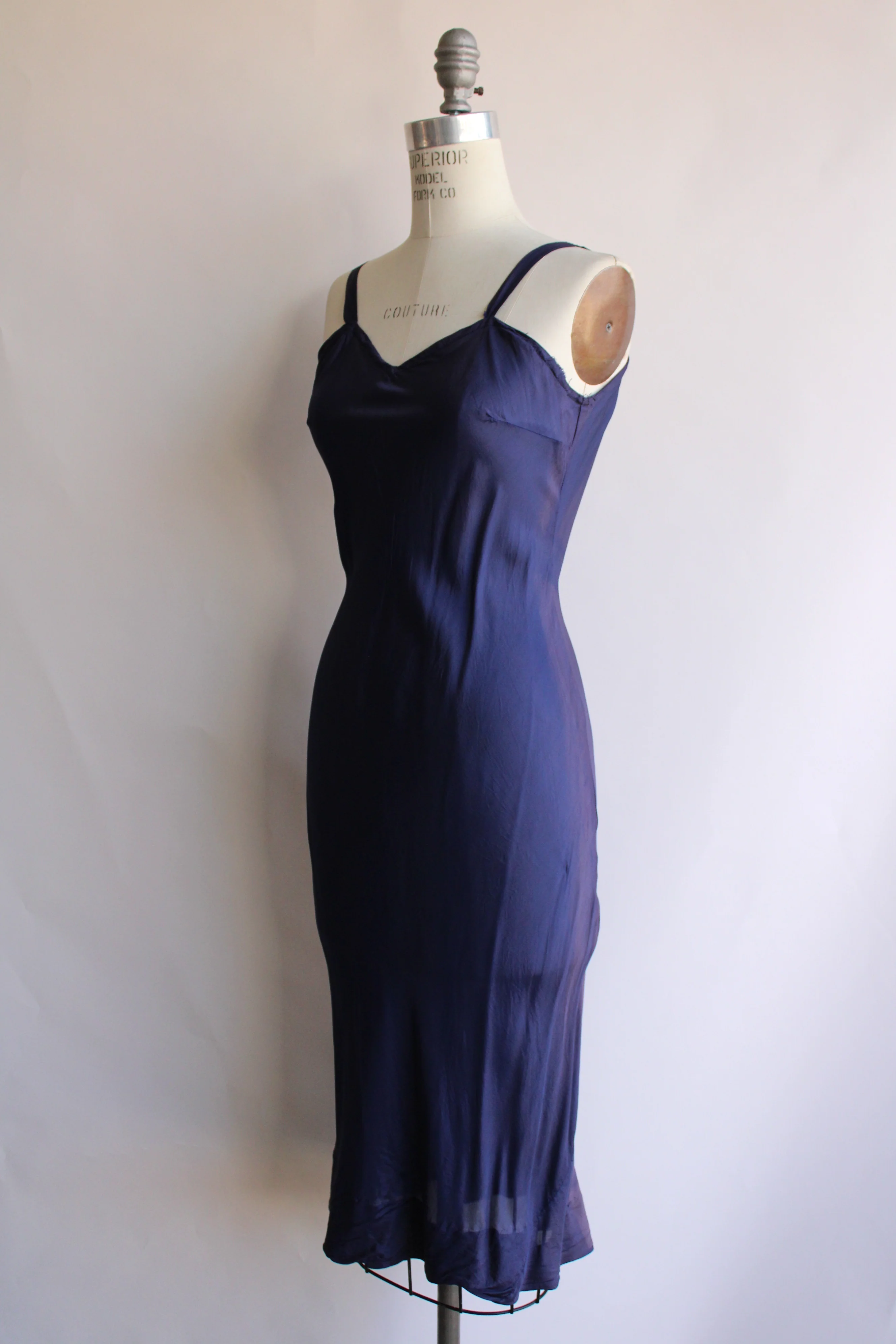 30s/40s Navy Blue Rayon Full Slip - Image 6