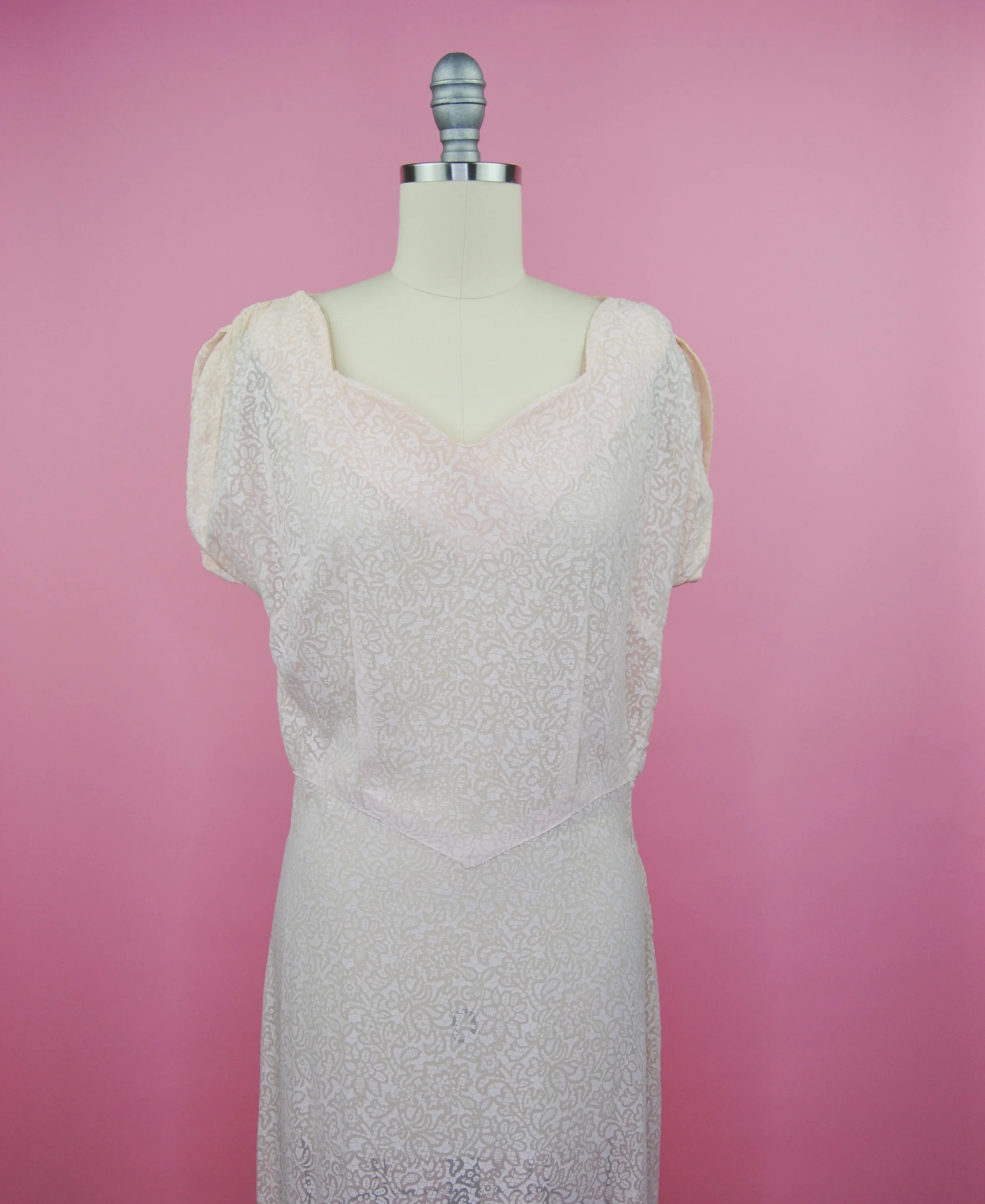 30s Pale Pink Sheer Patterned Lawn Dress Or Gown - Image 14