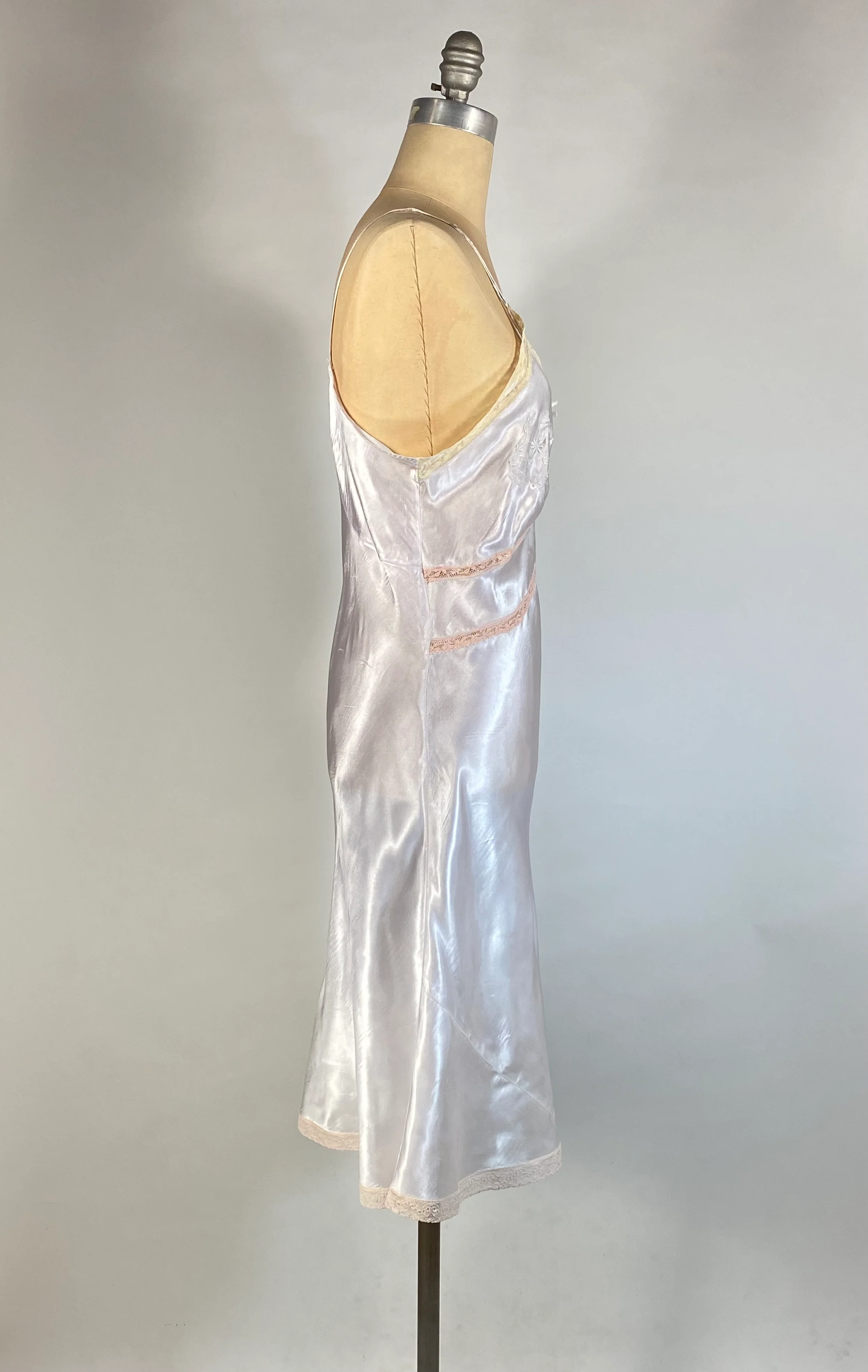 30s/40s Pale Pink Shiny Satin And Lace Bias Cut Slip - Image 7