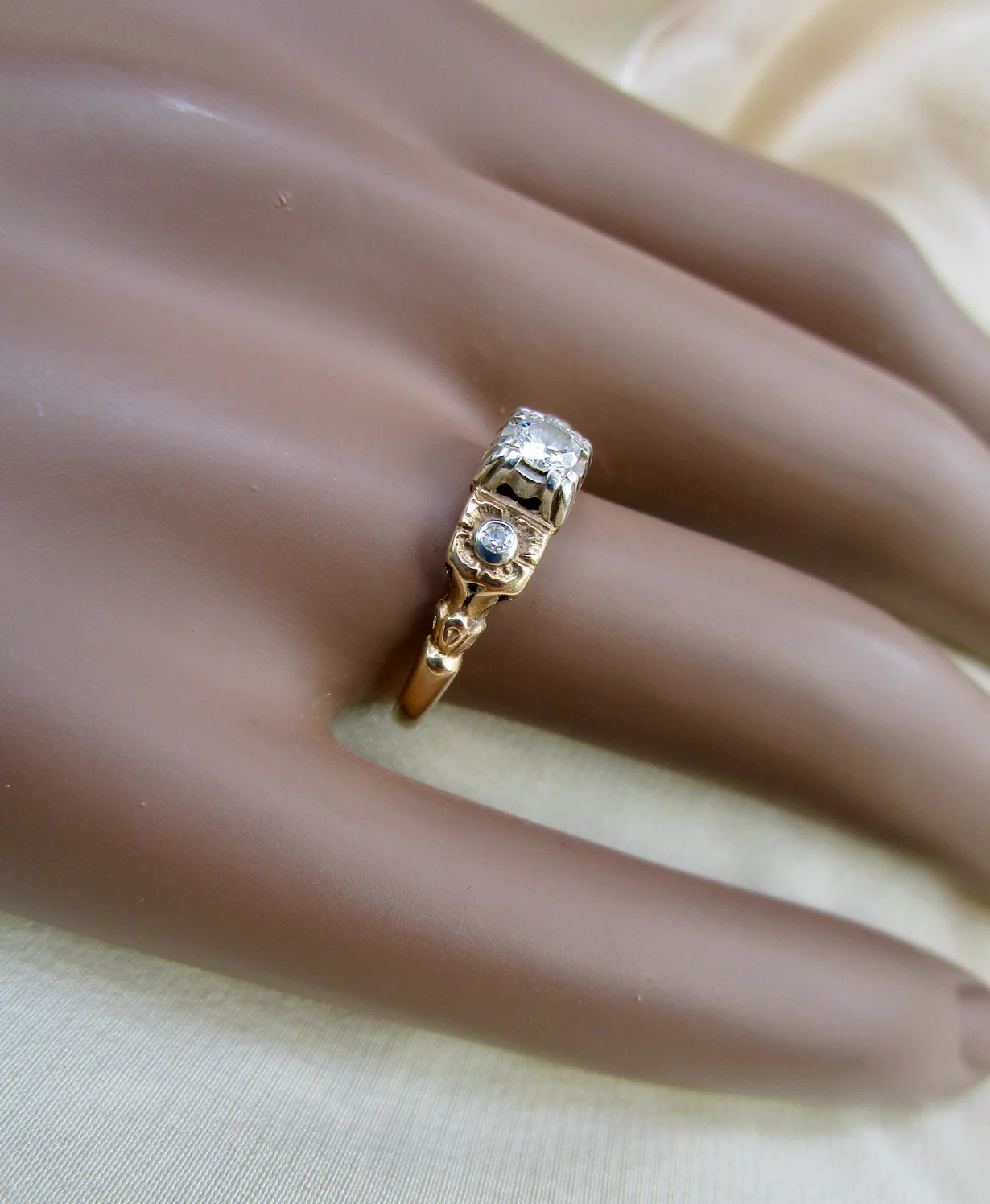 30s/40s Three-diamond Ring Two-tone 14k Gold Antique Style - Image 3