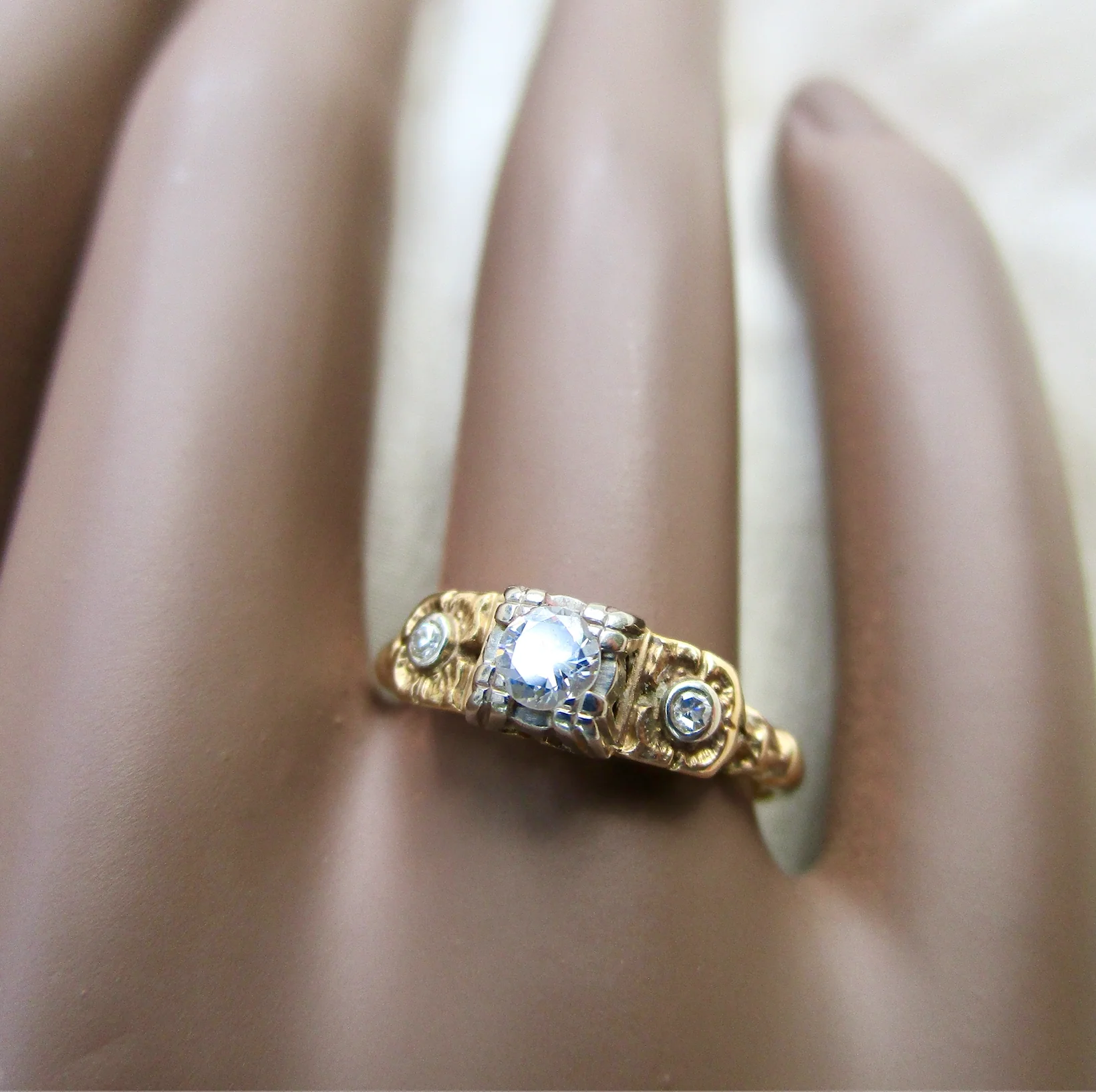 30s/40s Three-diamond Ring Two-tone 14k Gold Antique Style - Image 4