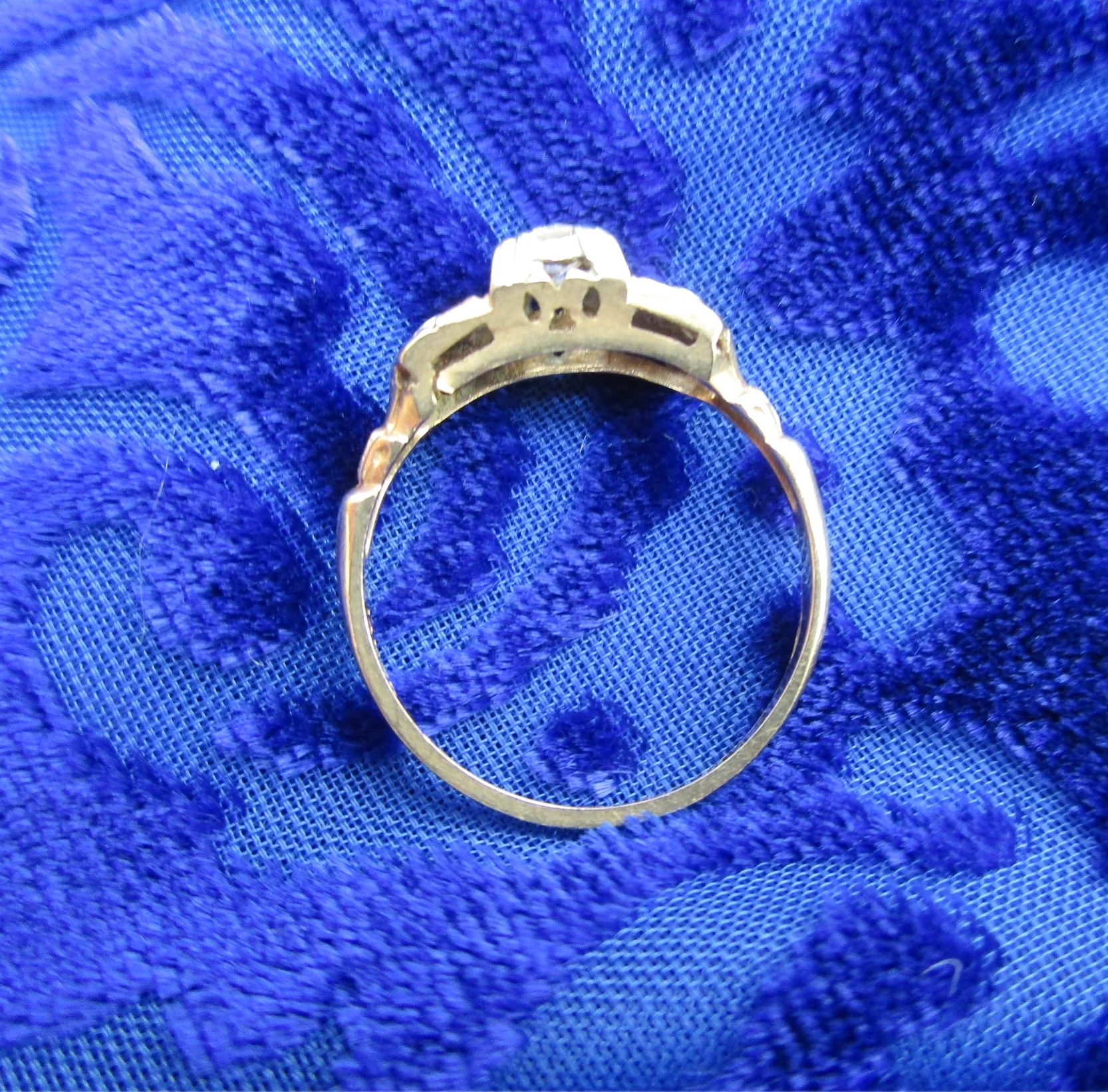 30s/40s Three-diamond Ring Two-tone 14k Gold Antique Style - Image 6