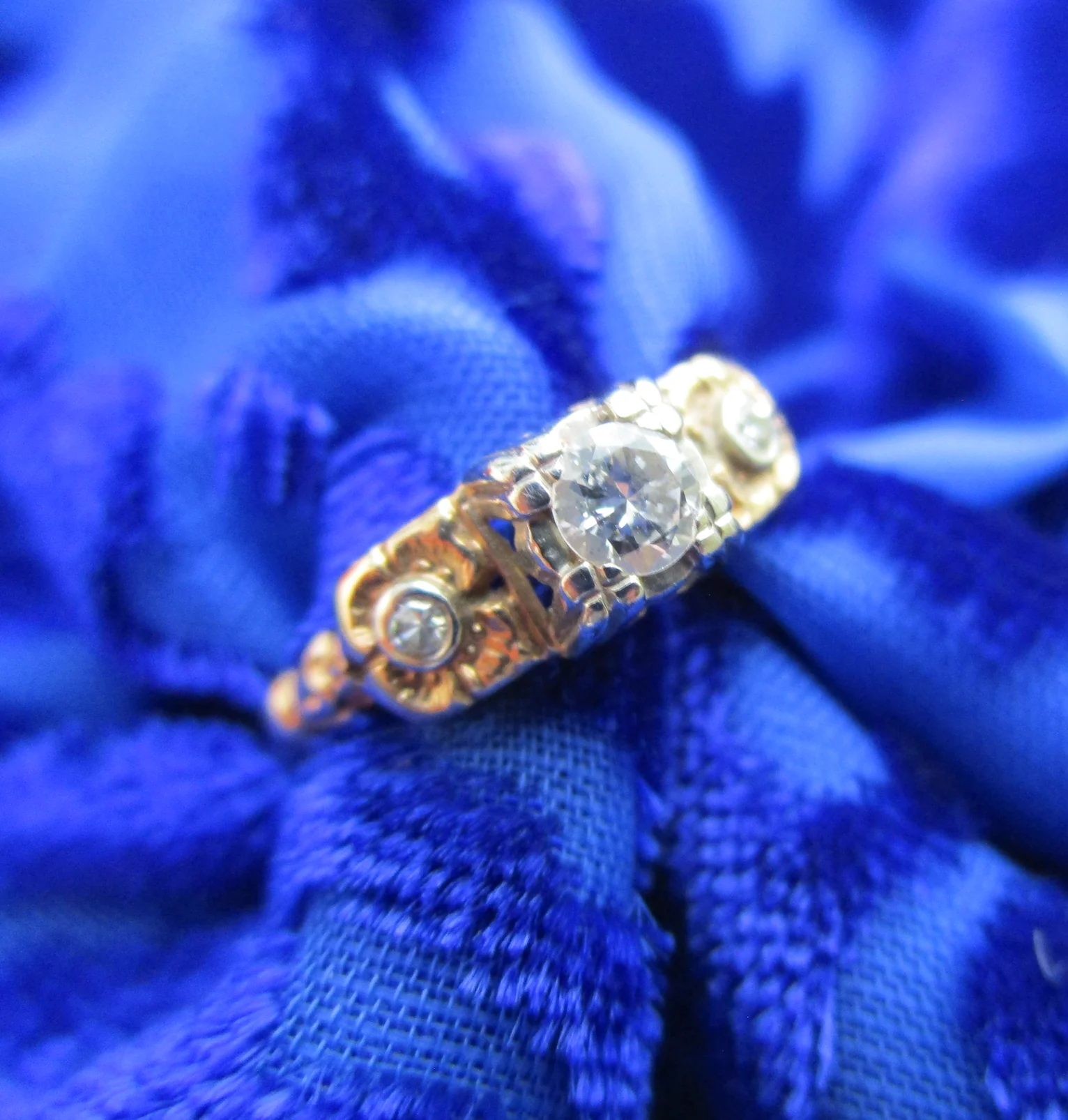 30s/40s Three-diamond Ring Two-tone 14k Gold Antique Style - Image 7