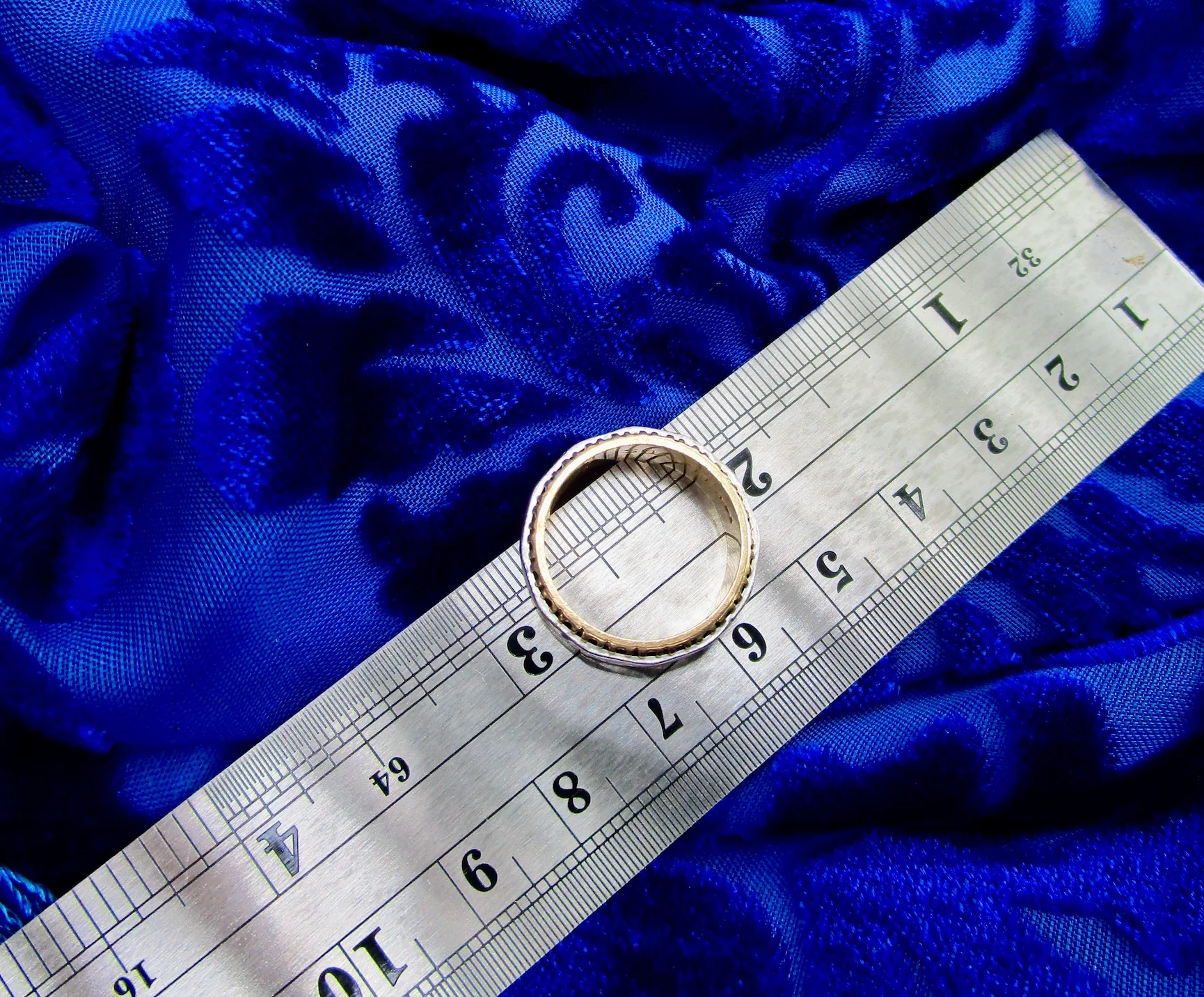 30s/40s Two-tone 14k Wedding Band With Floral Embossing By Lloyd's - Image 7