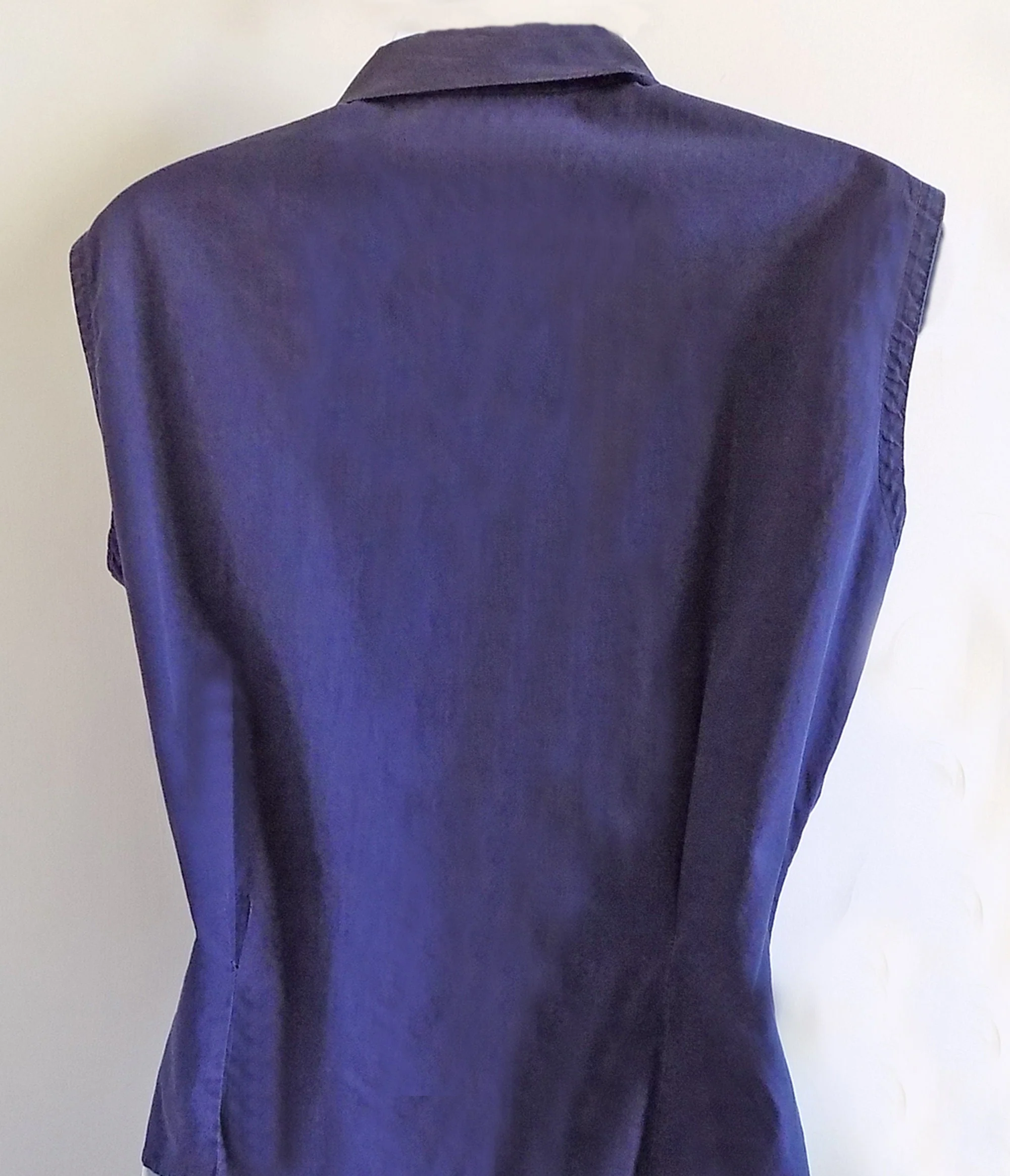 30s 50s Sleeveless Navy Blue Blouse with 2 Large Breast Pockets and Original Buttons Rockabilly Athletic Clam Diggers by Judy Bond - Image 2