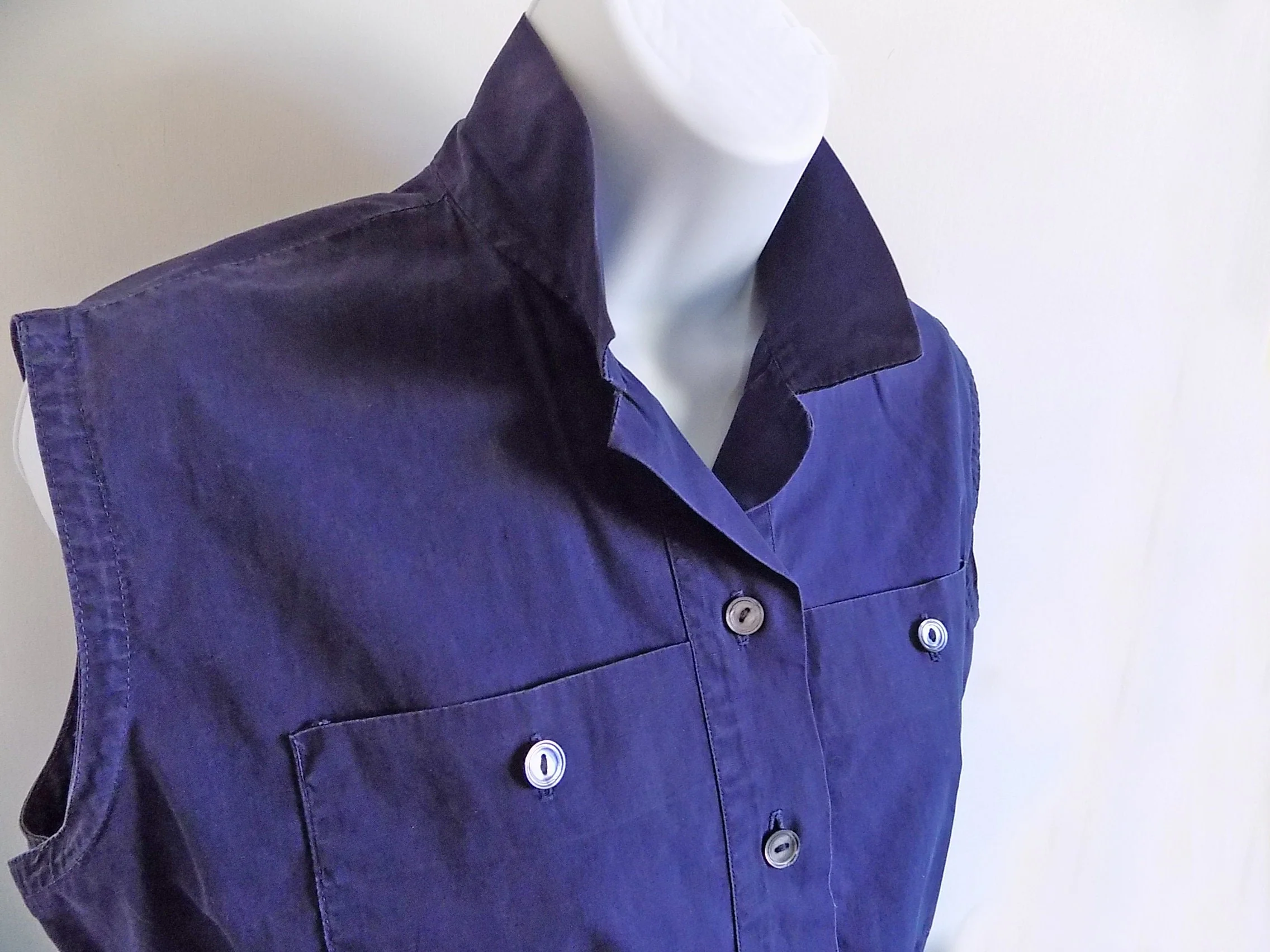 30s 50s Sleeveless Navy Blue Blouse with 2 Large Breast Pockets and Original Buttons Rockabilly Athletic Clam Diggers by Judy Bond - Image 4