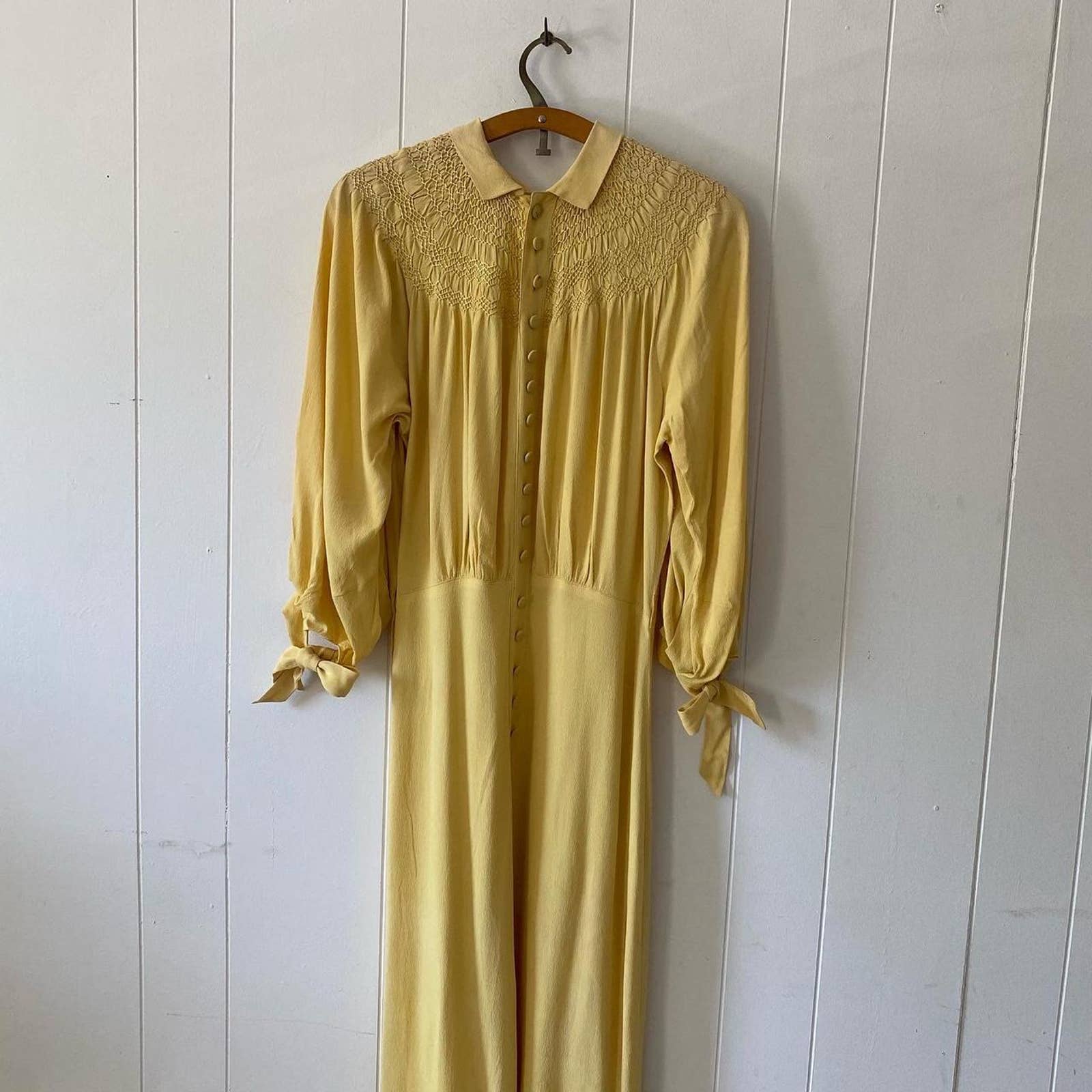 30s Art Deco Style Butter Yellow Collared Rayon Crepe Dress - Image 4
