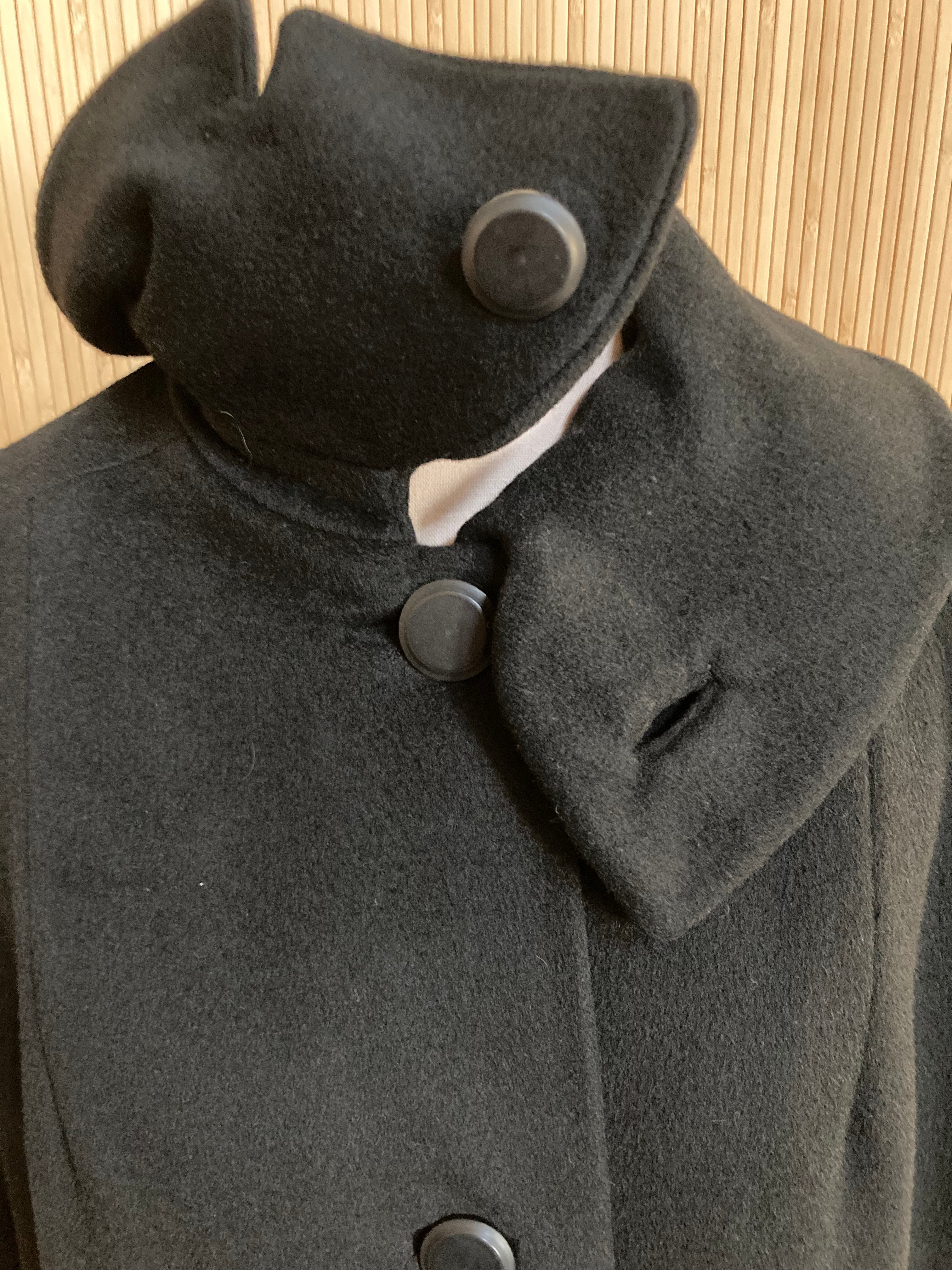 30s Beautiful Collared Coat With Bow Accent By Marcwyn - Image 7