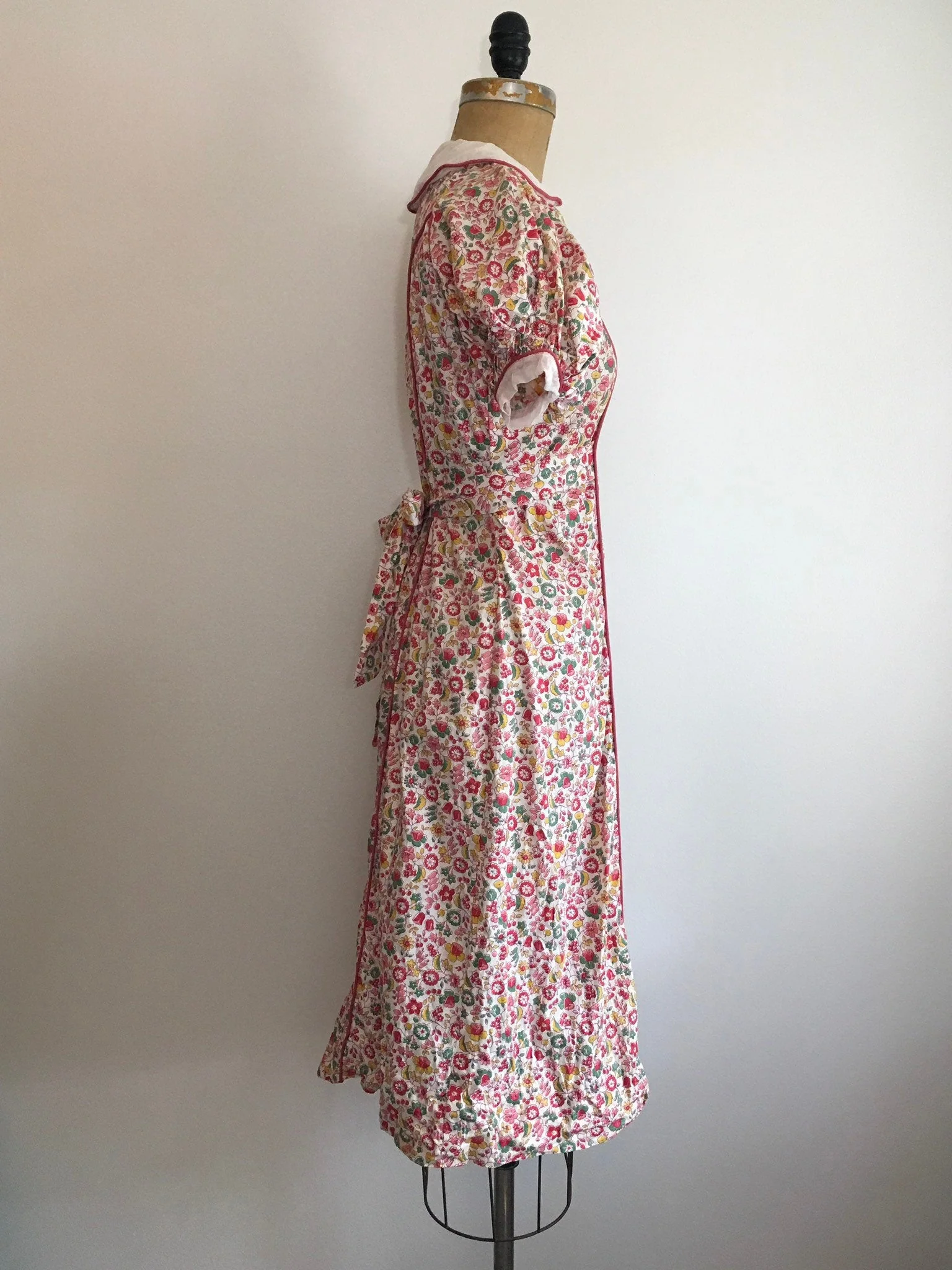 30's Cotton Pink Floral House Dress with Tie Back - Image 3