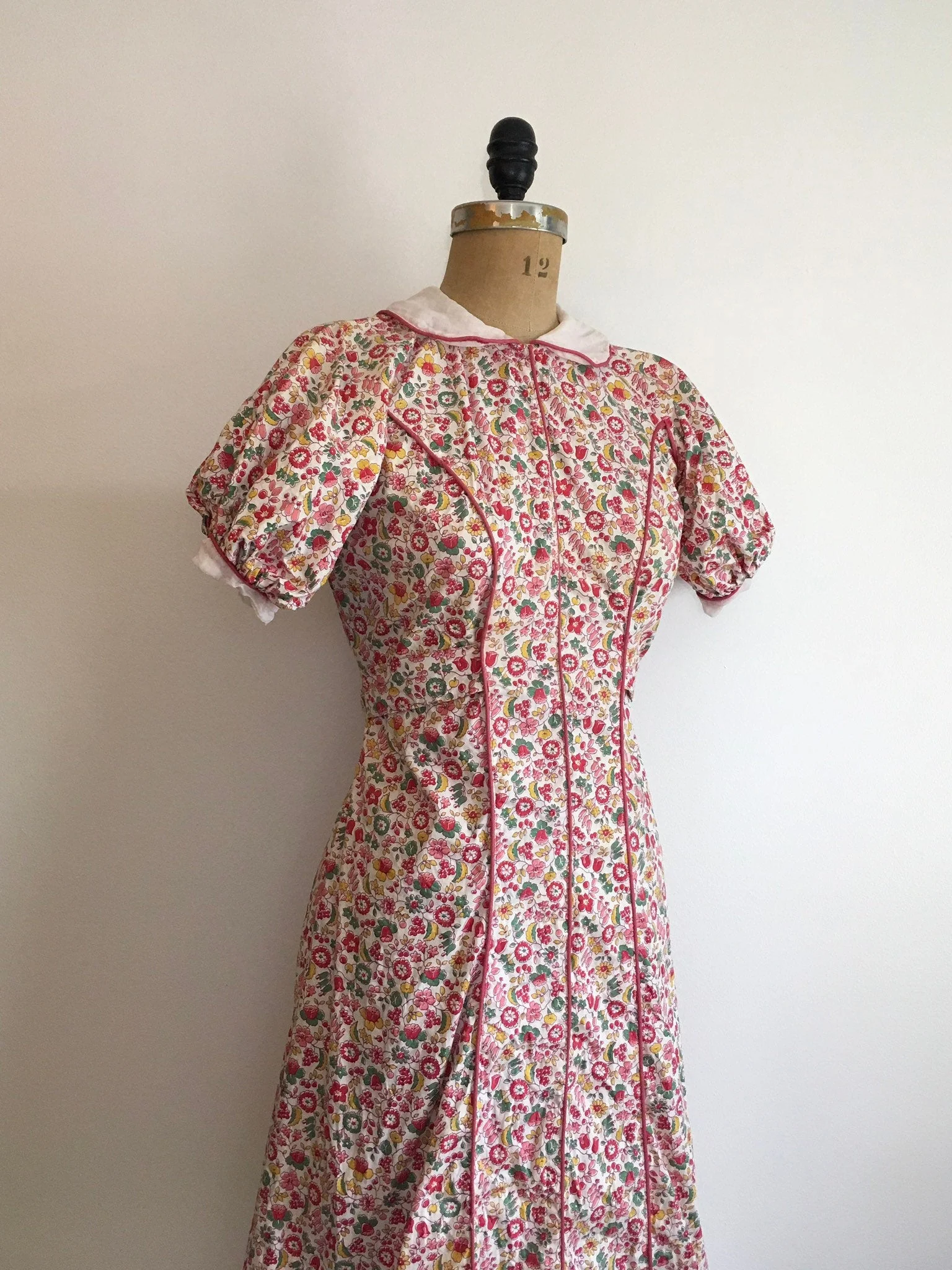 30's Cotton Pink Floral House Dress with Tie Back - Image 4