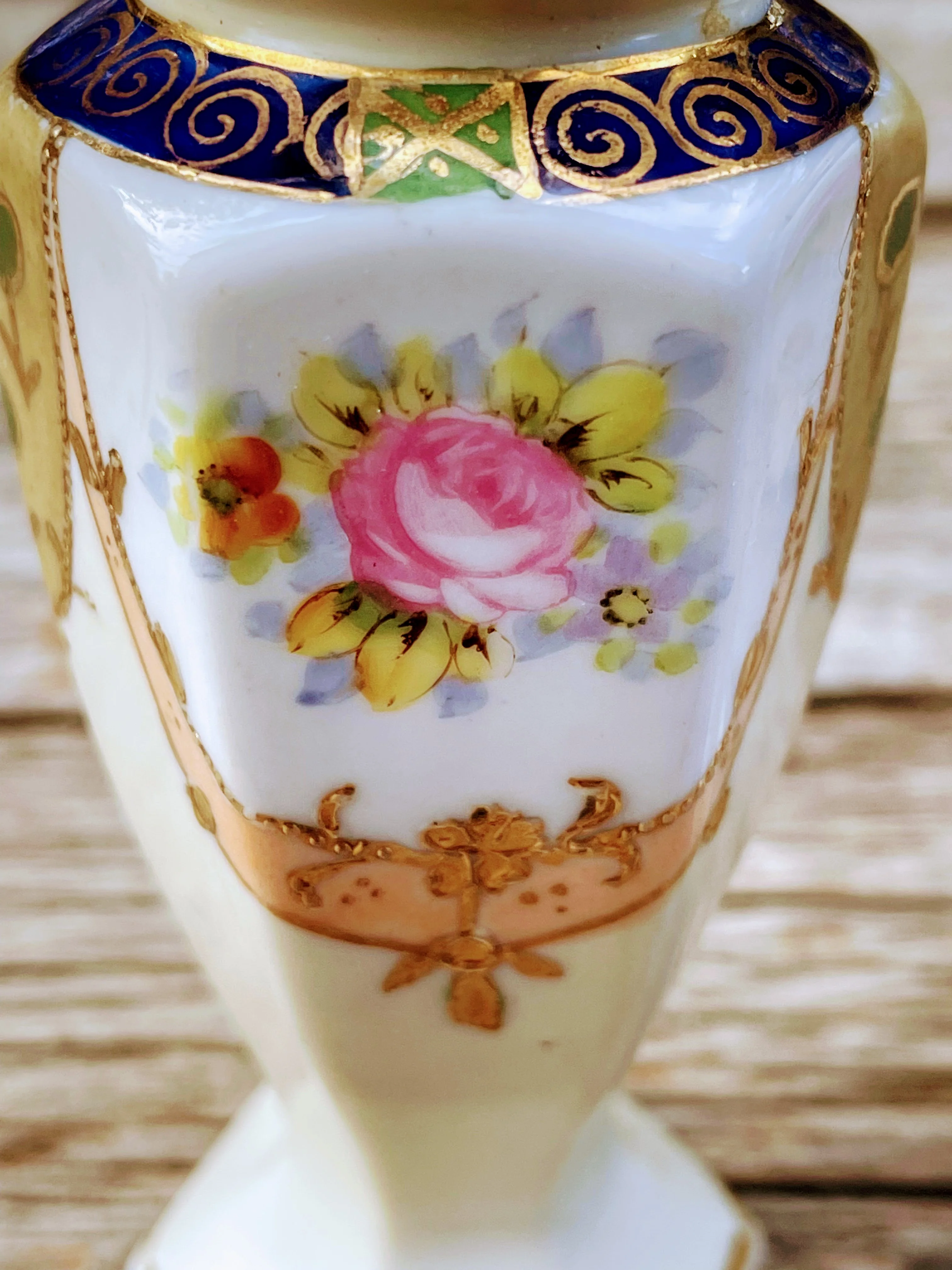 30s Hand Painted Nippon Salt And Pepper Shakers Roses By Nippon - Image 11