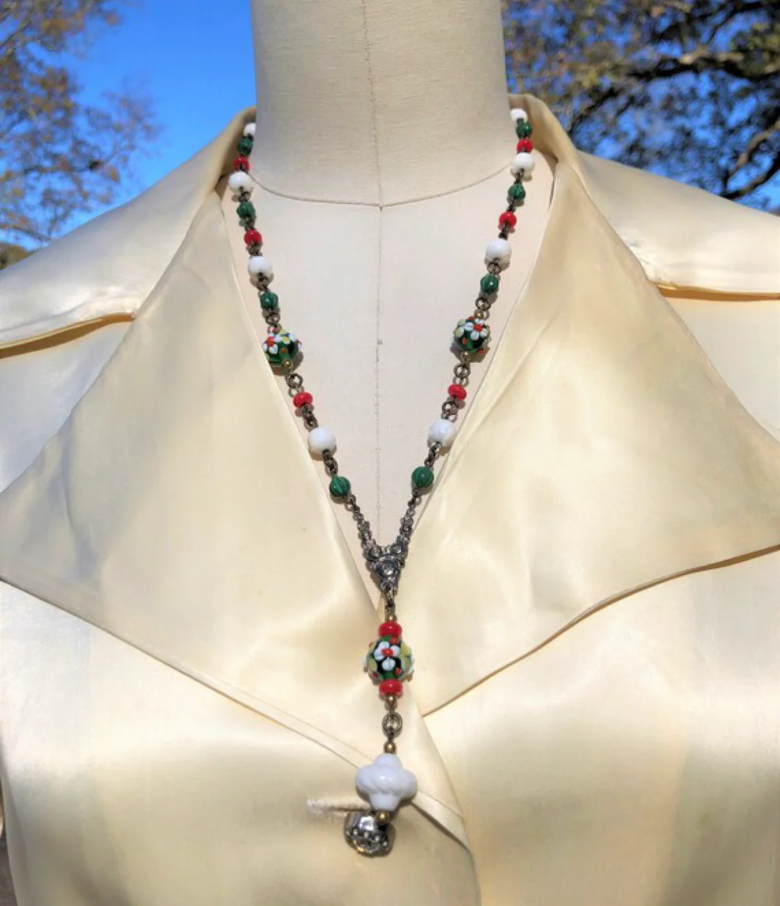 30s Rare Wedding Cake Bead Necklace - Image 5