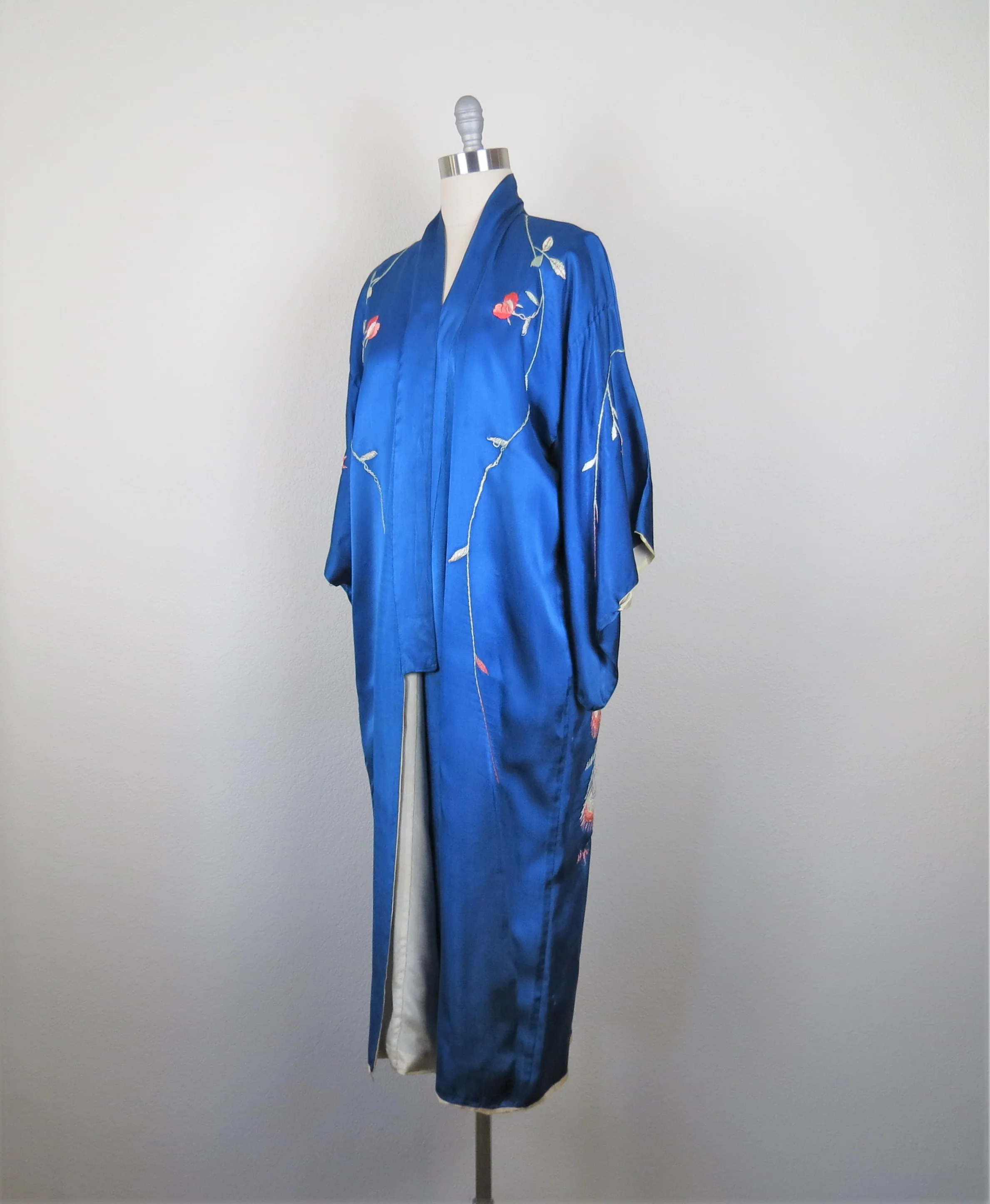 30s Silk Embroidered Robe Dressing Gown - Image 4