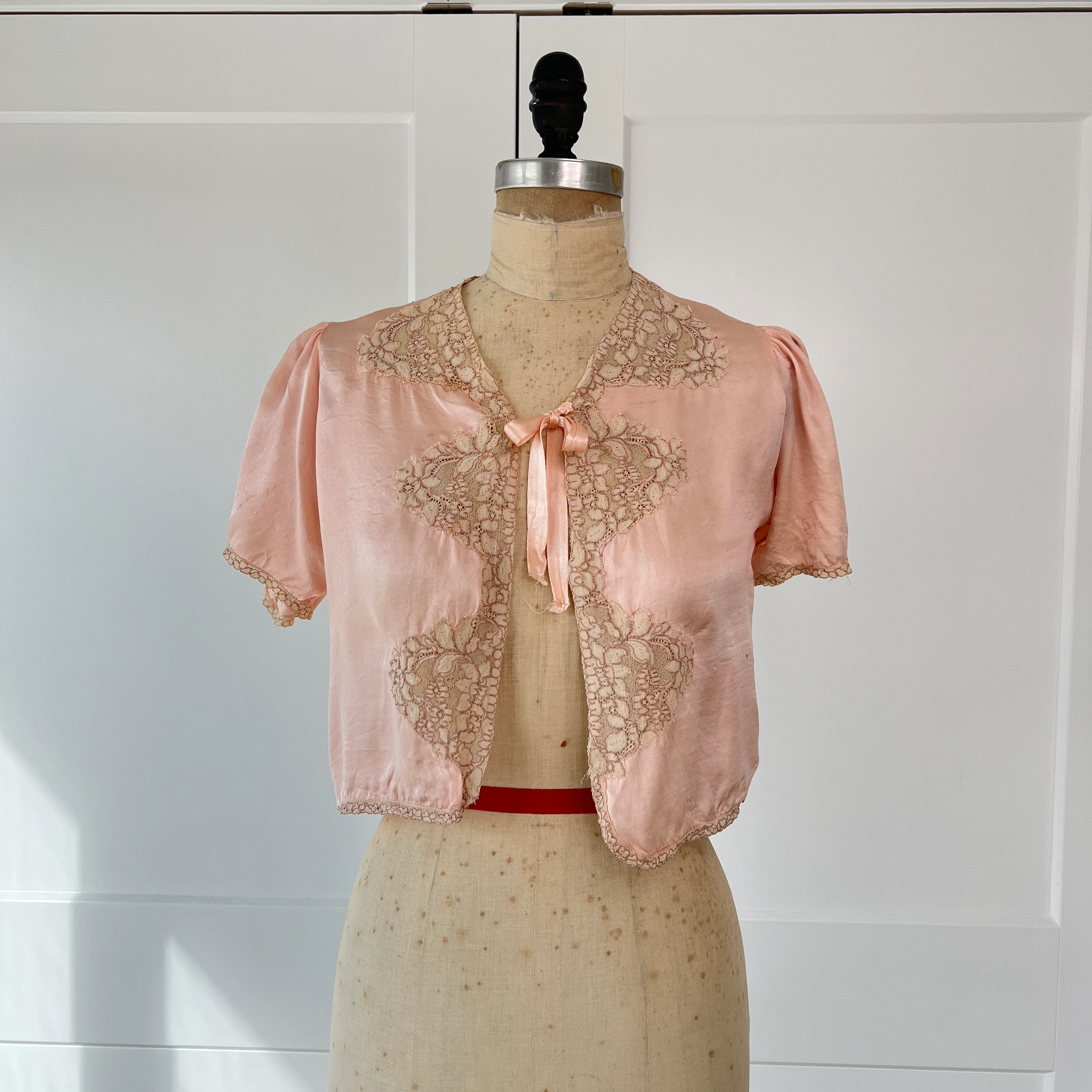 30s Silk Lace Bed Jacket - Image 3