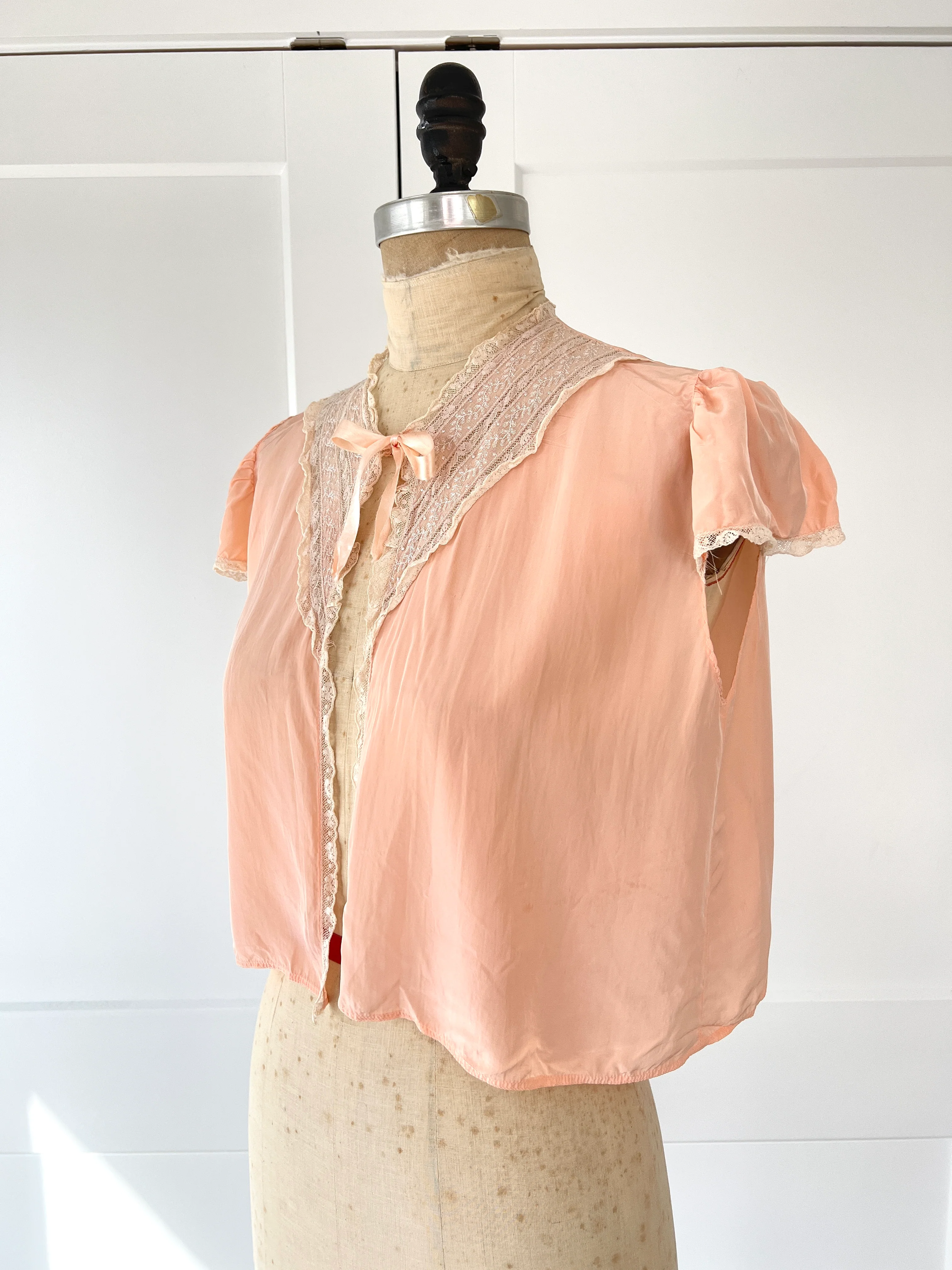 30s Silk Lace Trim Bed Jacket - Image 5