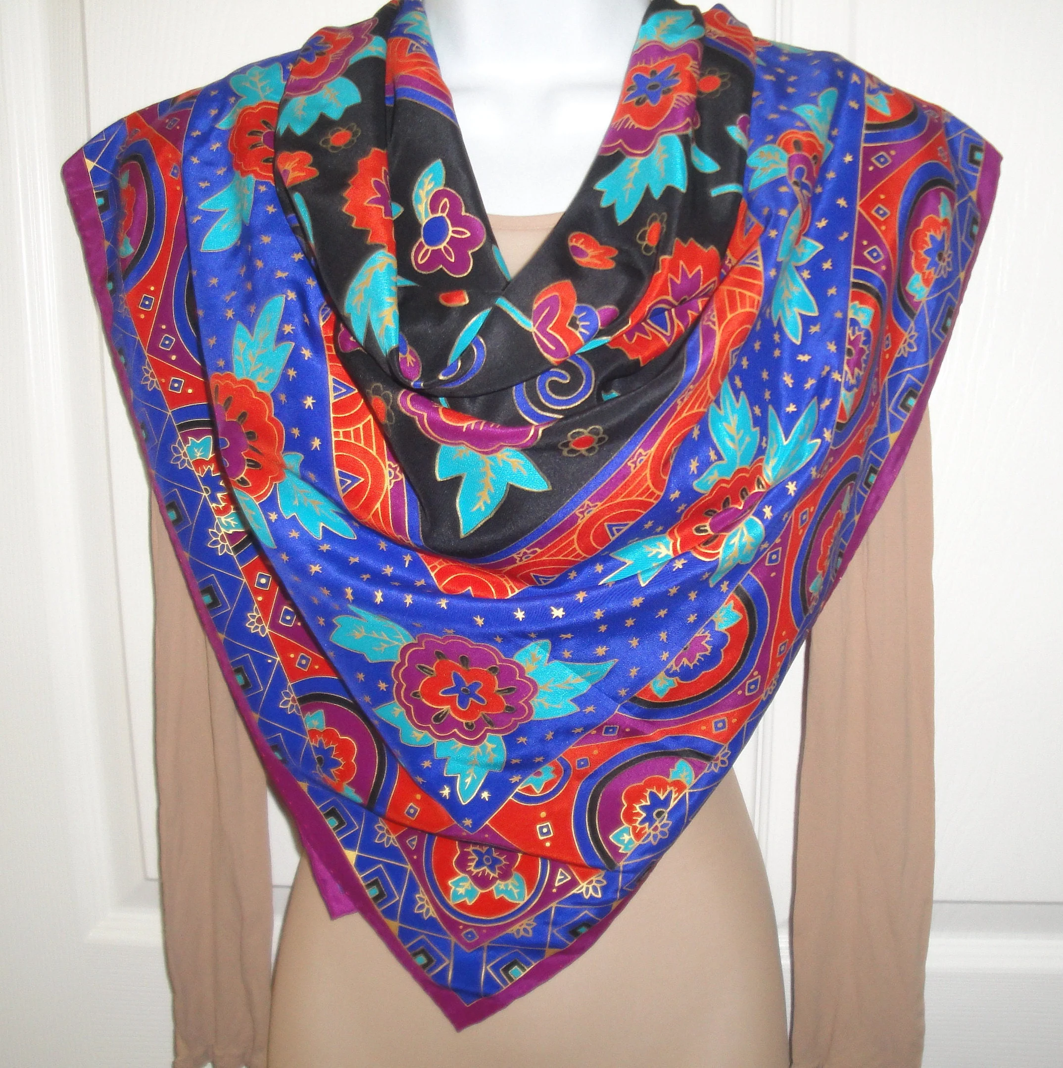 34 and 1/2 Inch Silk Scarf Elaine Gold for Collection Xiix Square Purple Orange Teal Black and Gold Stencil-Like Floral Brilliant Vtg - Image 4