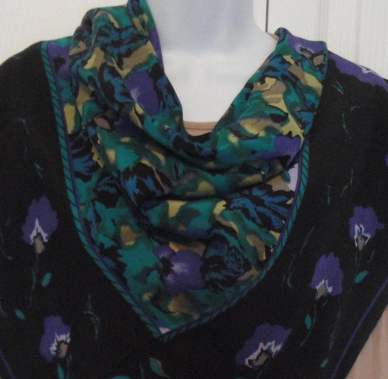 34 Inch Silk Square Scarf Georgiou Floral Abstract, Hand Rolled Hemmed Edges, Vintage As New, Black, Purple, Teal, Gold, Truly Wow Design - Image 10