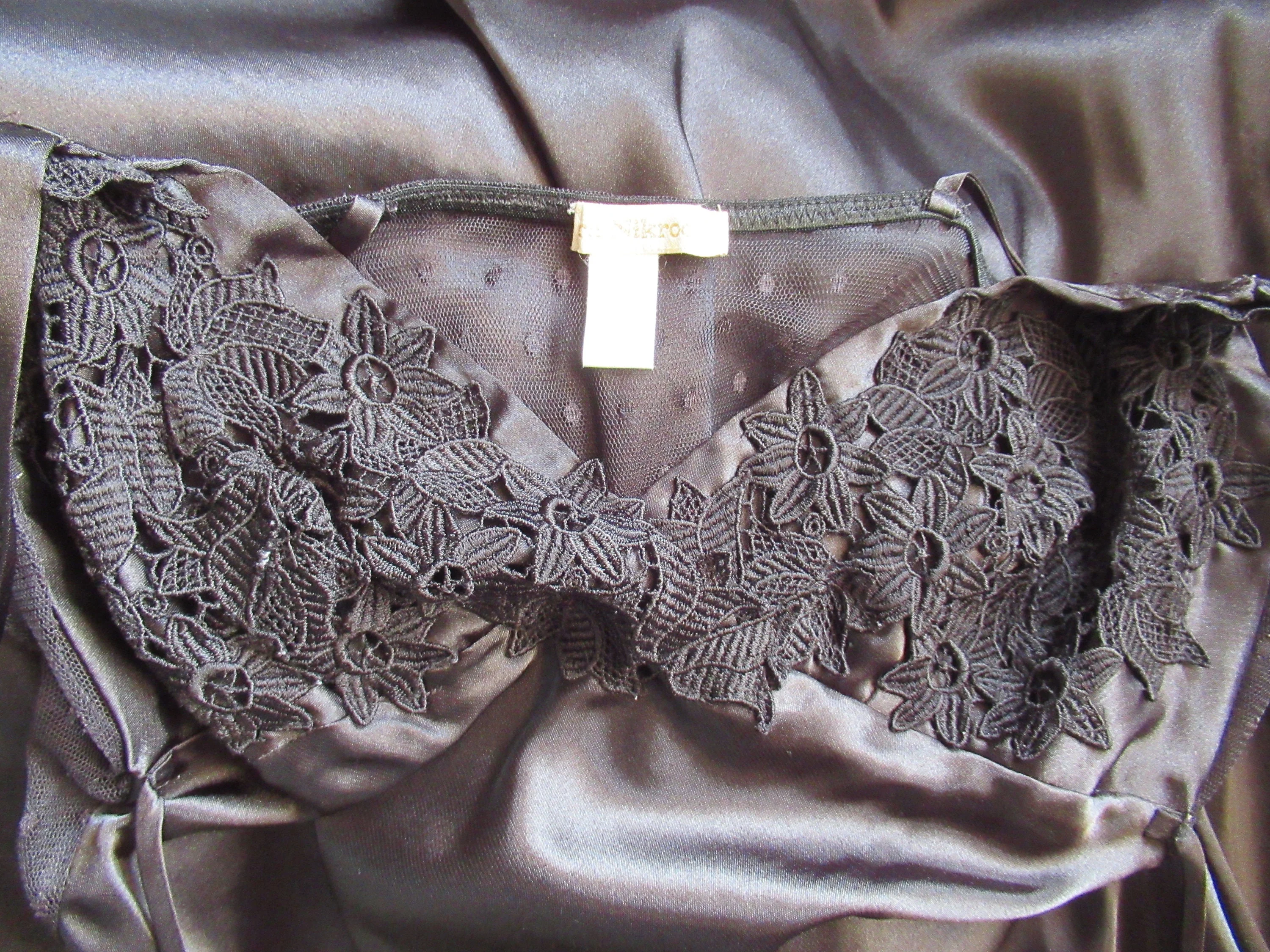 36-38 Bust Long Nightgown Low Cut Lace Back Spaghetti Straps Lace Applique Top Self Ties In Back Black Polyester Vtg by Flora Nikrooz - Image 9