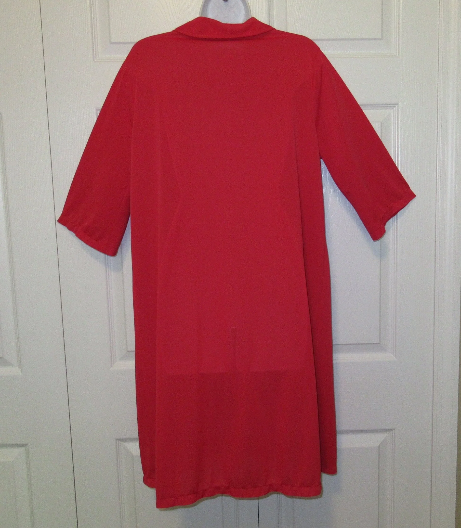 40 Bust Sz Med Robe Quality Lingerie Logo Red Nylon Quarter Length Sleeve Peter Pan Collar Floral Lace Button Front and Pocket Made In Usa by Lorraine - Image 10