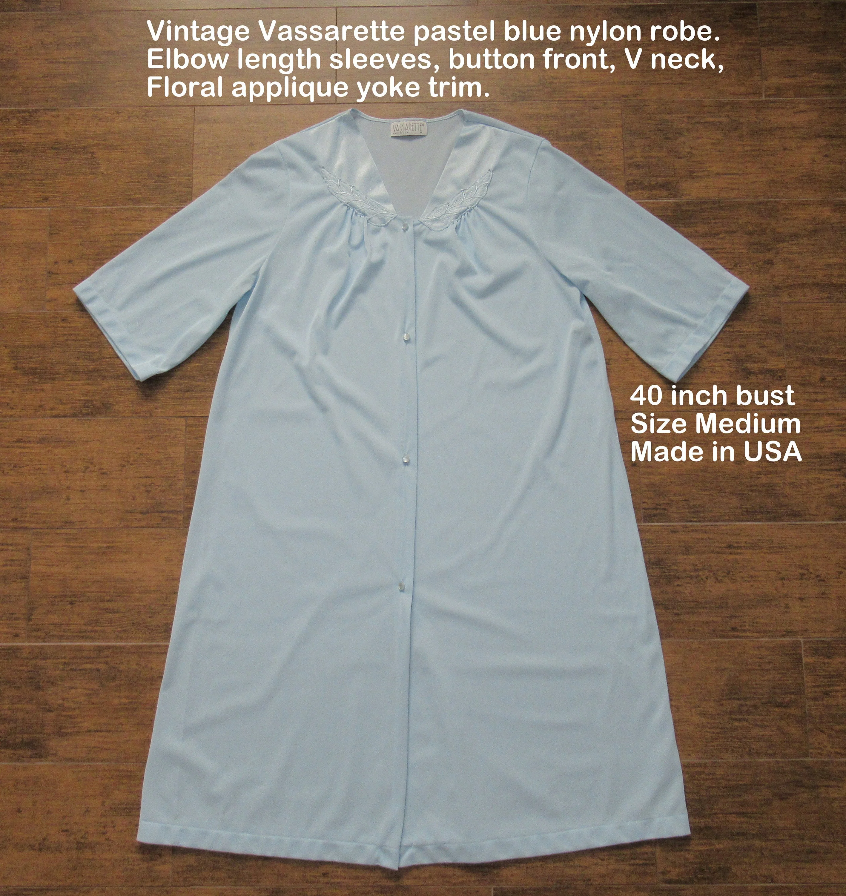 40 Bust Vassarette Robe Elbow Length Sleeve, Button Front, V-Neck, Floral Applique Trim, Pastel Blue Nylon, Sz Medium, Made In Usa, Vtg - Image 2