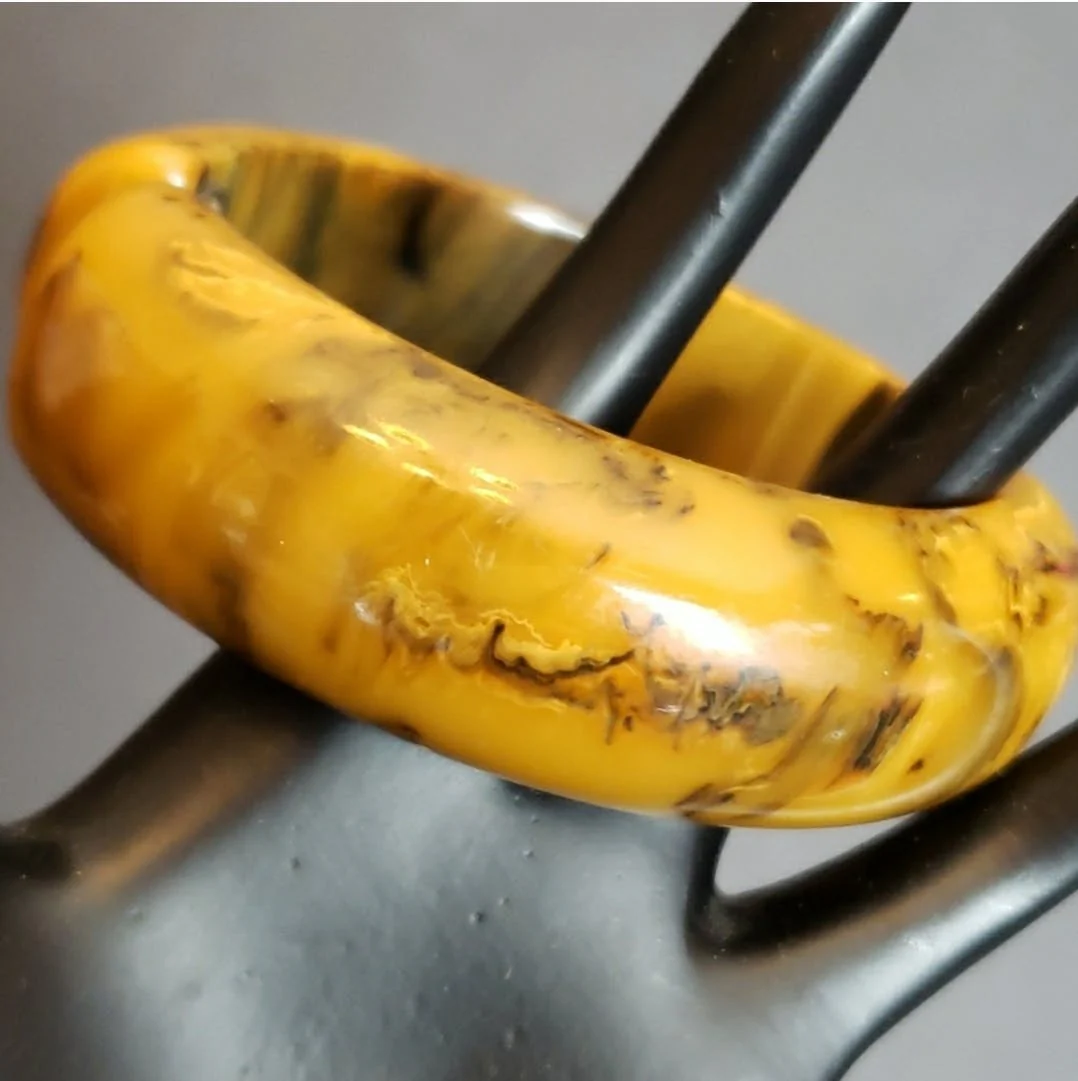 40's Golden Brown Marbled Bakelite Clamper Bracelet - Image 5