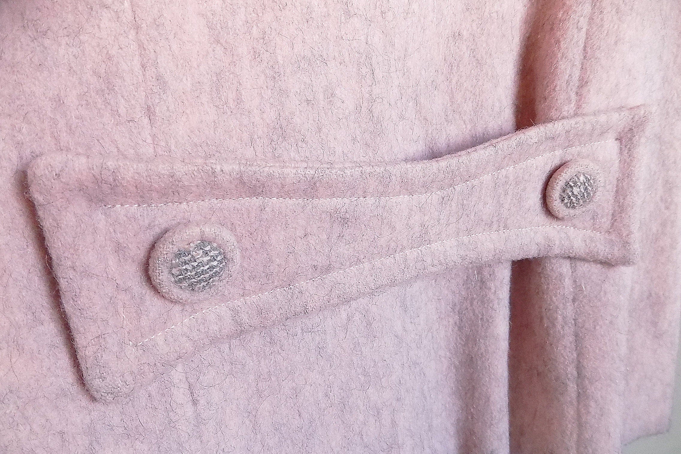 40s 50s Atomic Rockabilly Woman's Pink Wool Jacket Mohair Styline Mid Century Gray Slubbed Collar Buttons and Pocket Flecks - Image 6