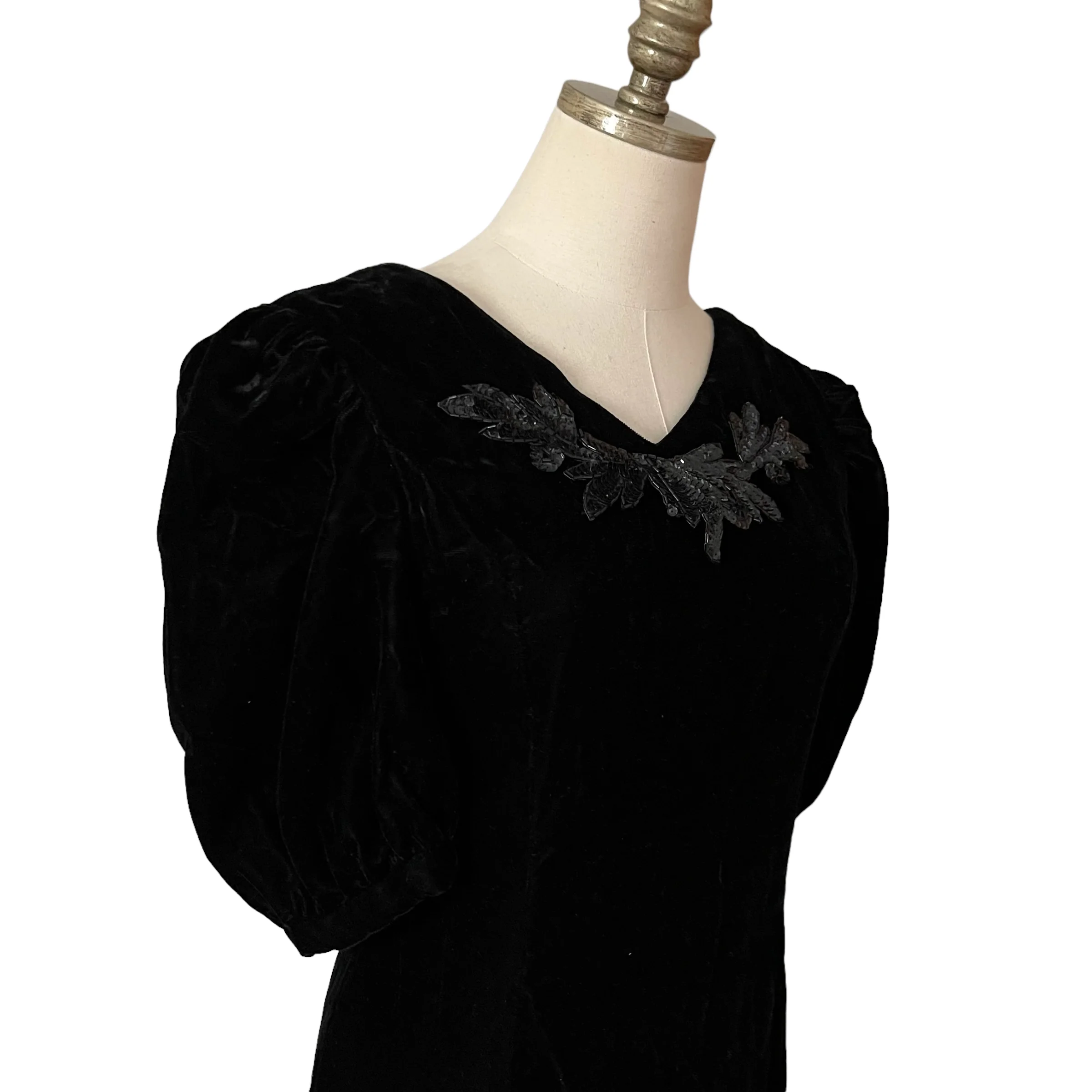 40s/50s Black Crushed Velvet Beaded Homemade Dress - Image 5