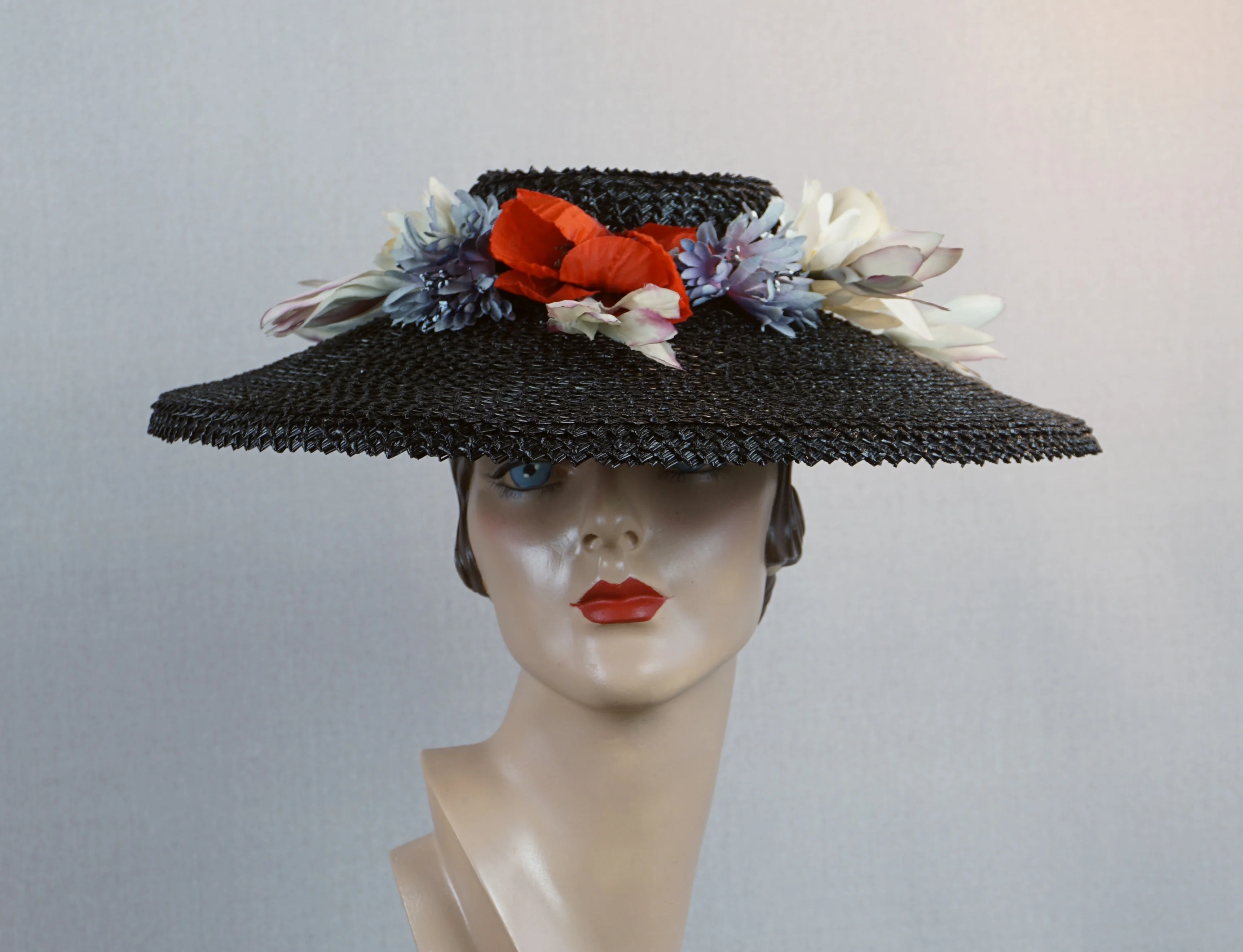 40s/50s Black Straw Picture Brim Hat With Silk Florals By Lazarus - Image 3