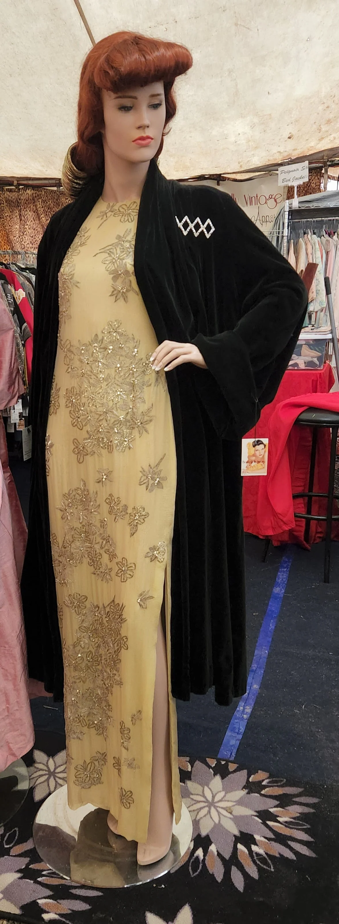 40s/50s Black Velvet Full Swing Coat With Rhinestone Pin - Image 4